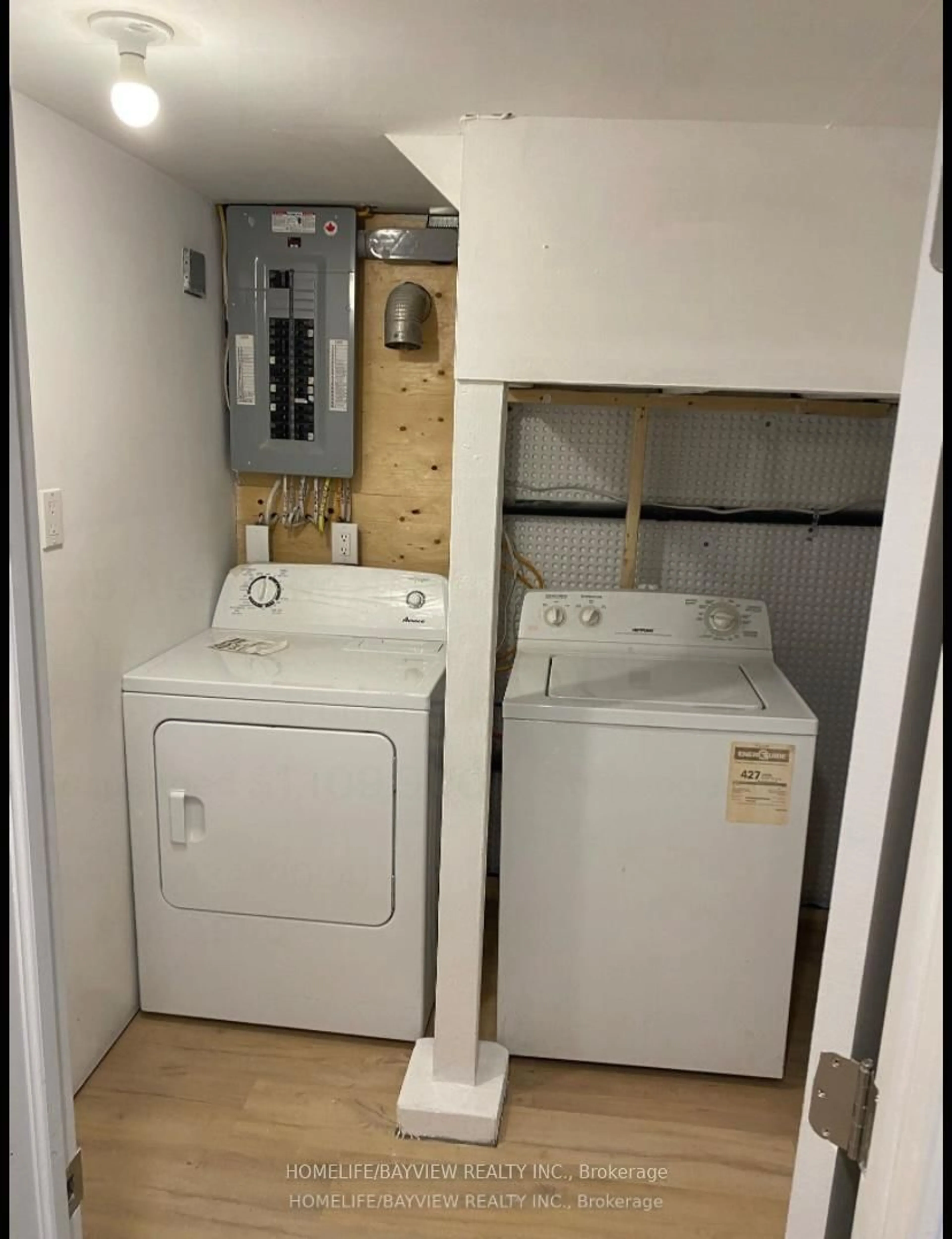 Laundry room for 245 Alsace Rd, Richmond Hill Ontario L4C 2W9