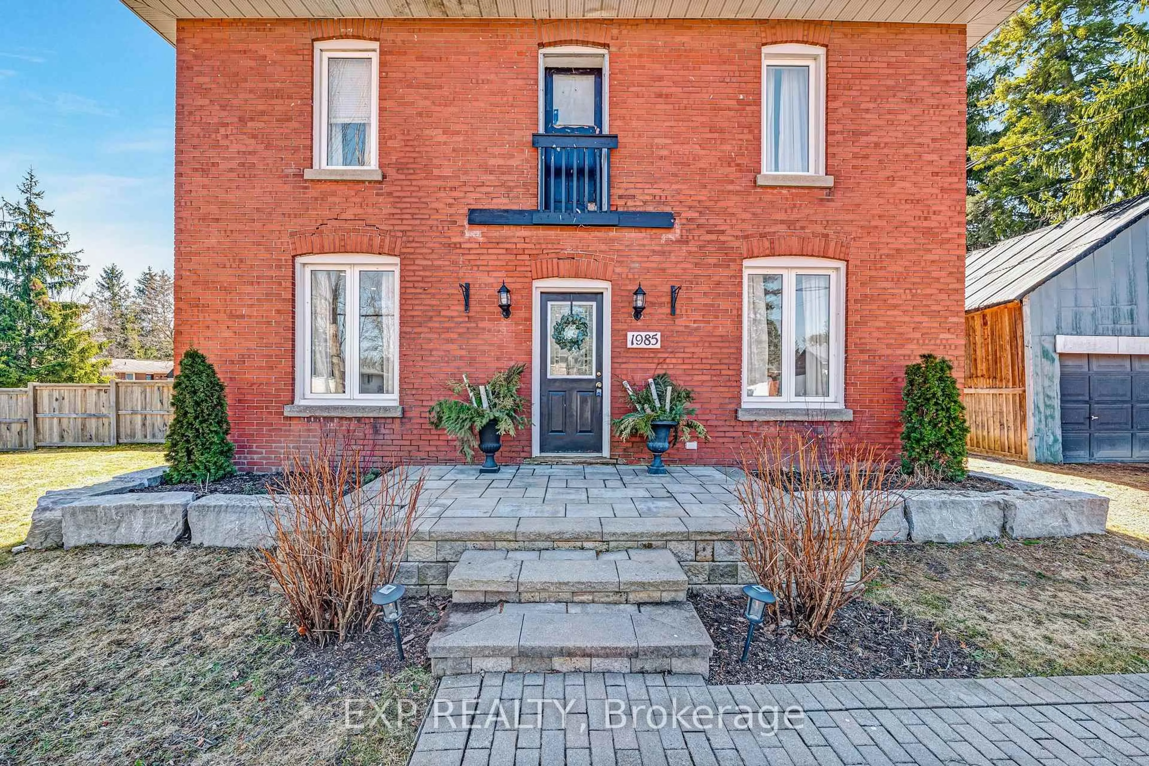 Home with brick exterior material, street for 1985 Victoria St, Innisfil Ontario L9S 1J5