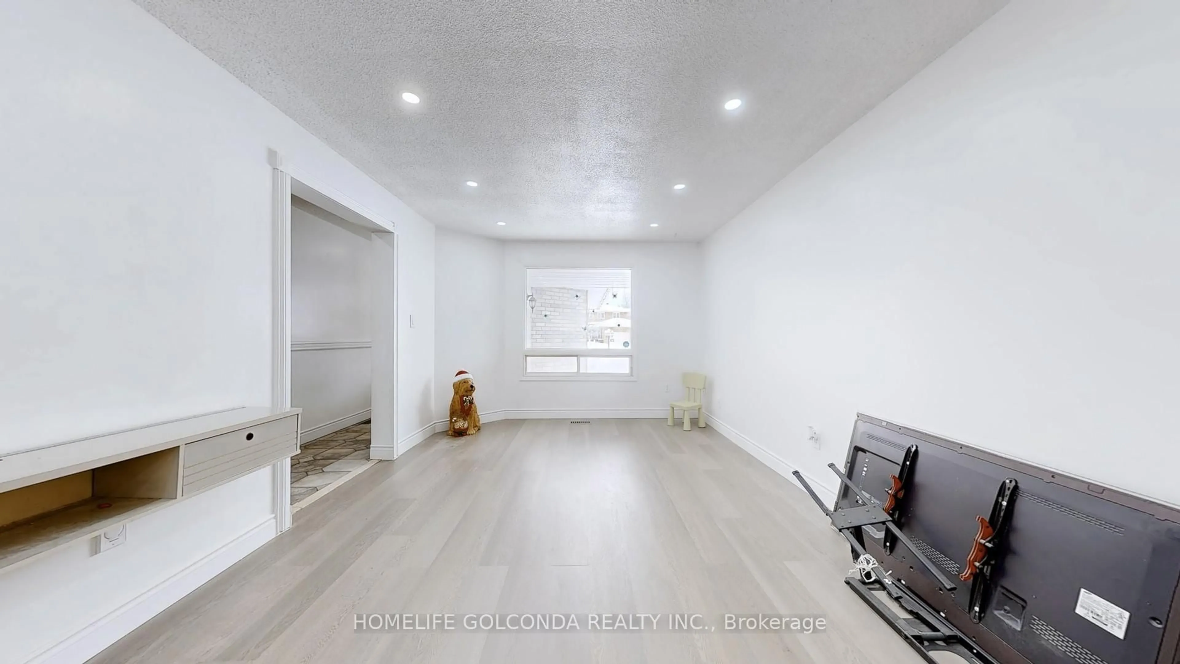 A pic of a room for 129 Kerr Blvd, New Tecumseth Ontario L9R 1C7