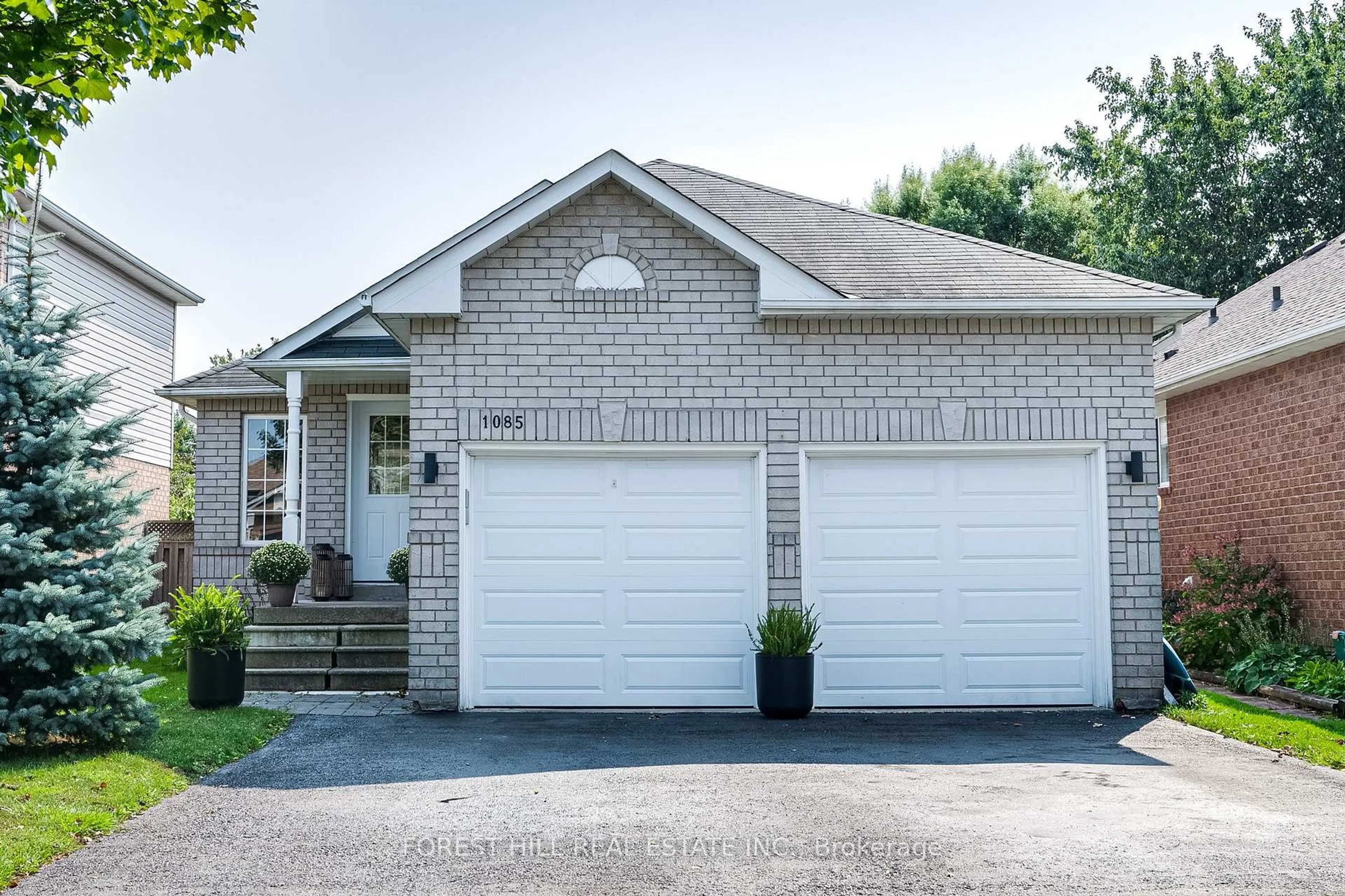 Home with brick exterior material, street for 1085 Kensington St, Innisfil Ontario L9S 1T7