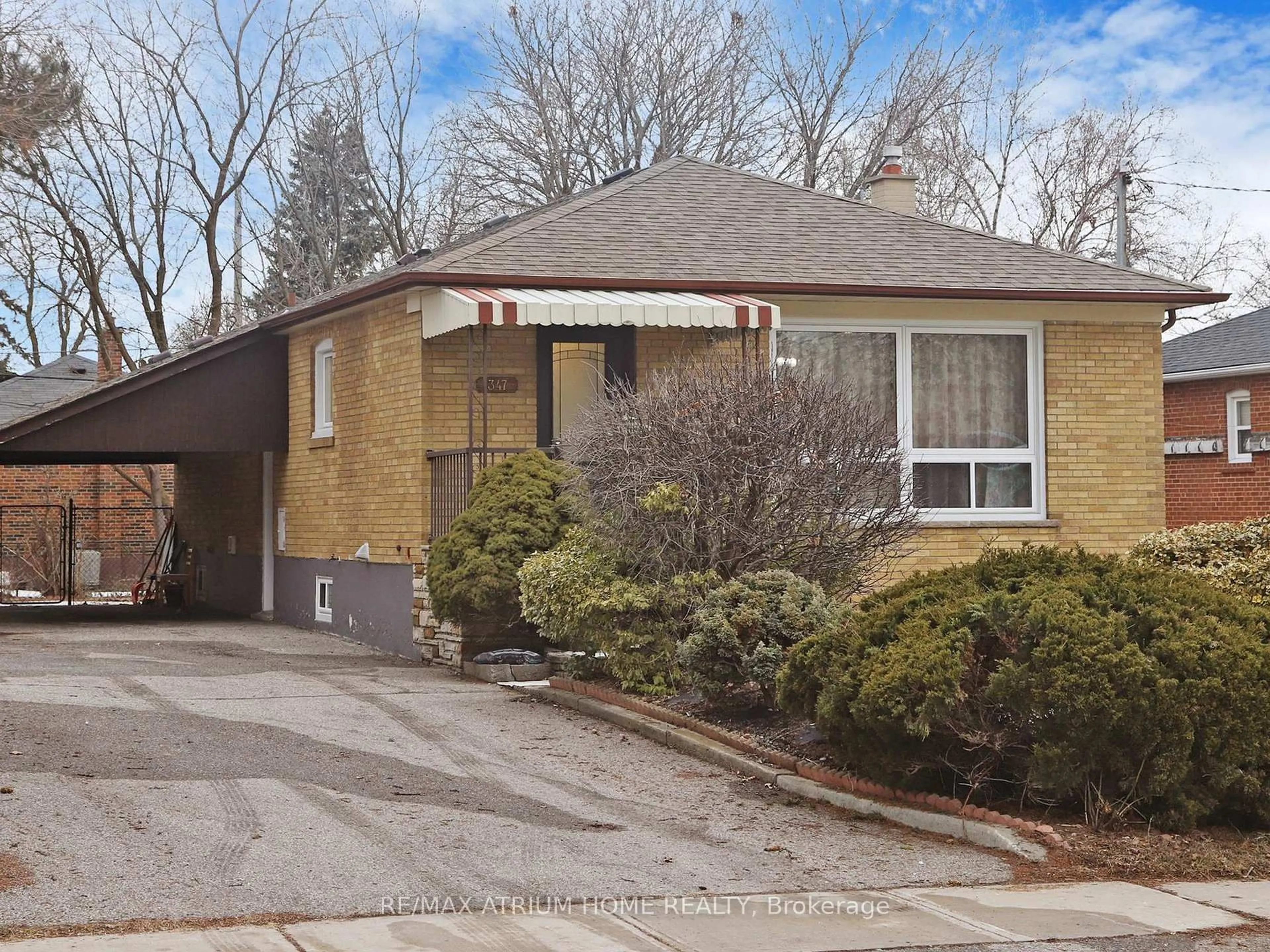 Home with brick exterior material, street for 347 OSIRIS Dr, Richmond Hill Ontario L4C 2P6