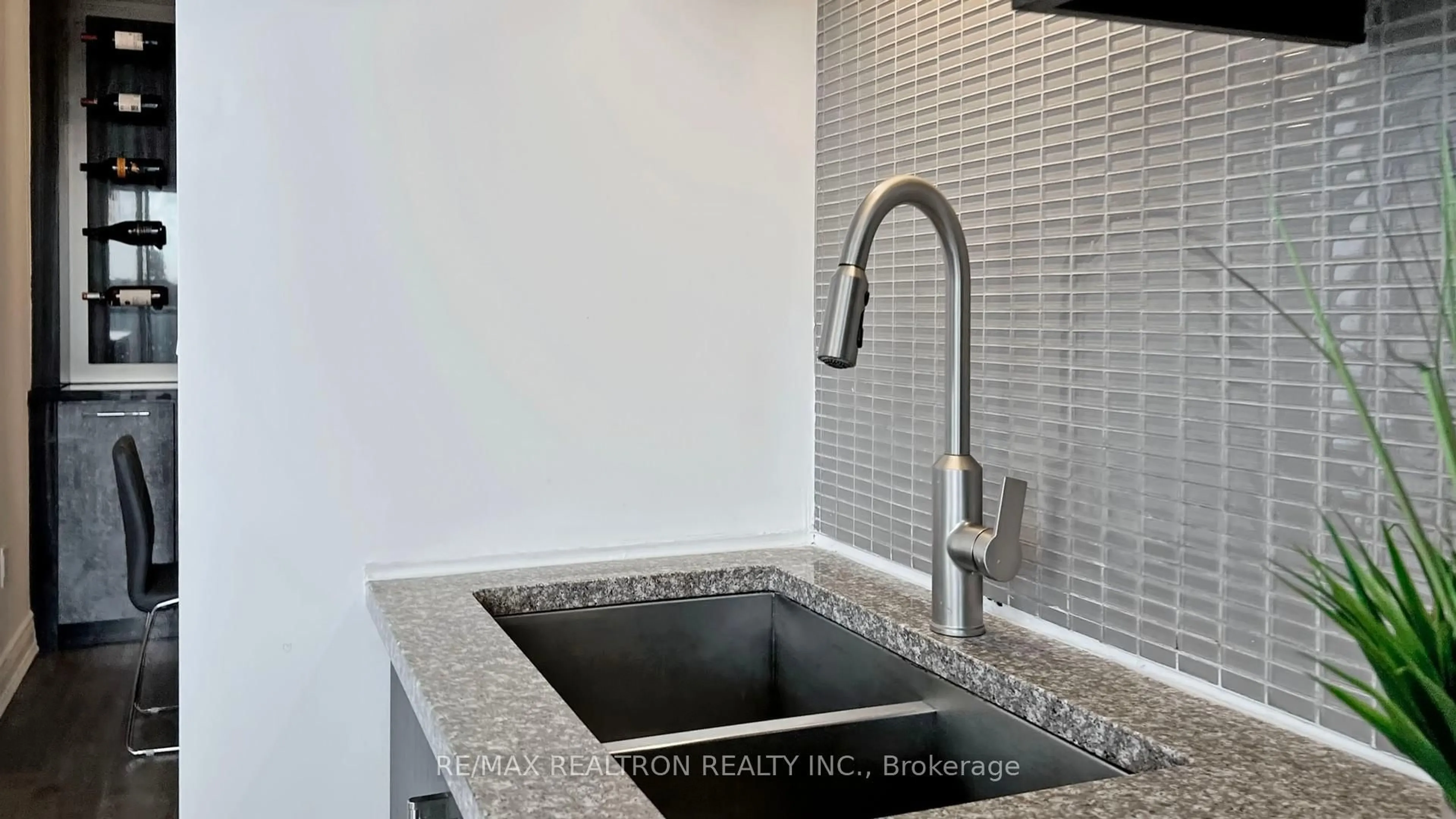 Unknown for 9088 Yonge St #302A, Richmond Hill Ontario L4C 0Y6