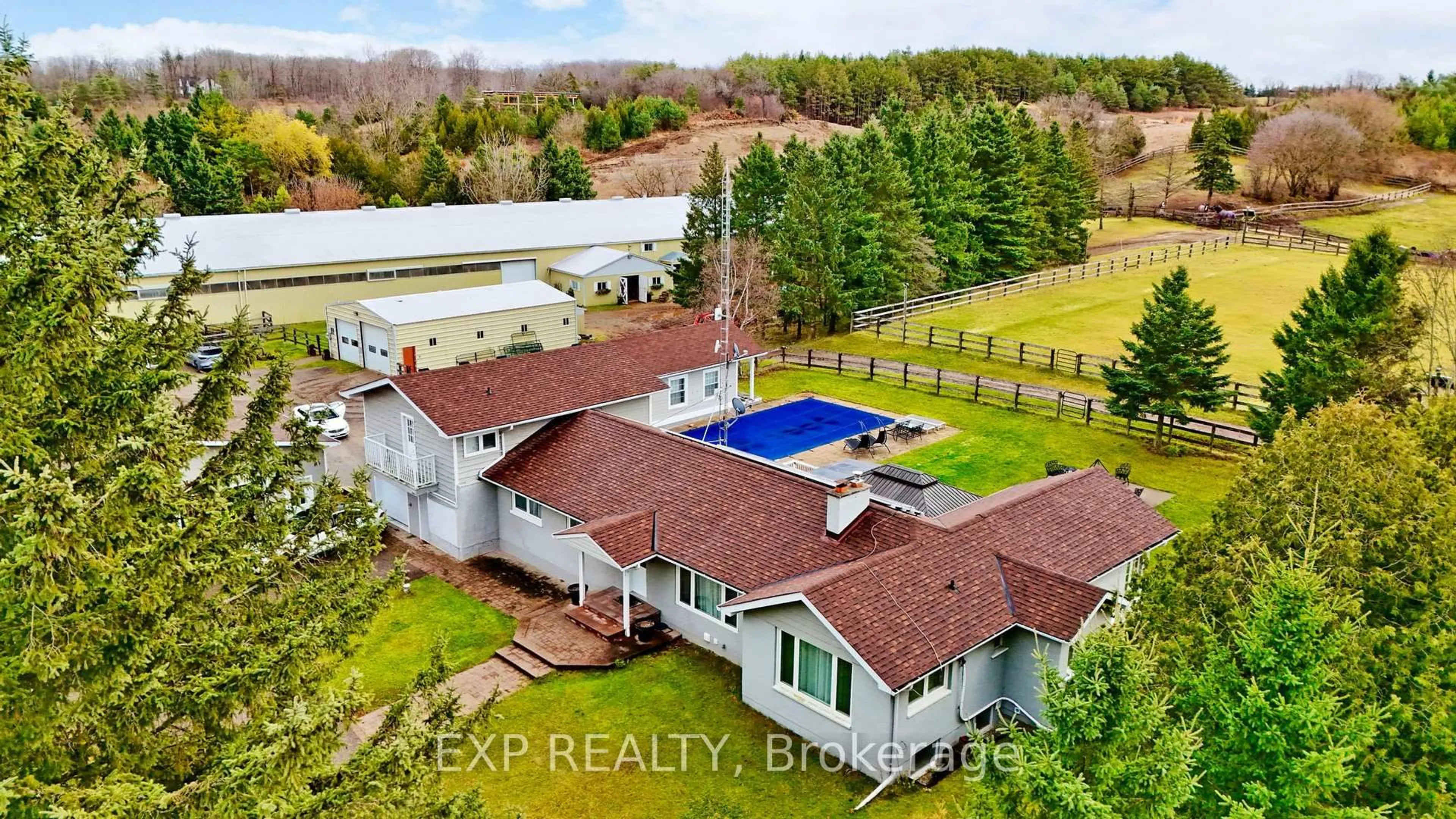 A pic from outside/outdoor area/front of a property/back of a property/a pic from drone, building for 3125 Vandorf Sdrd, Whitchurch-Stouffville Ontario L4A 7X5