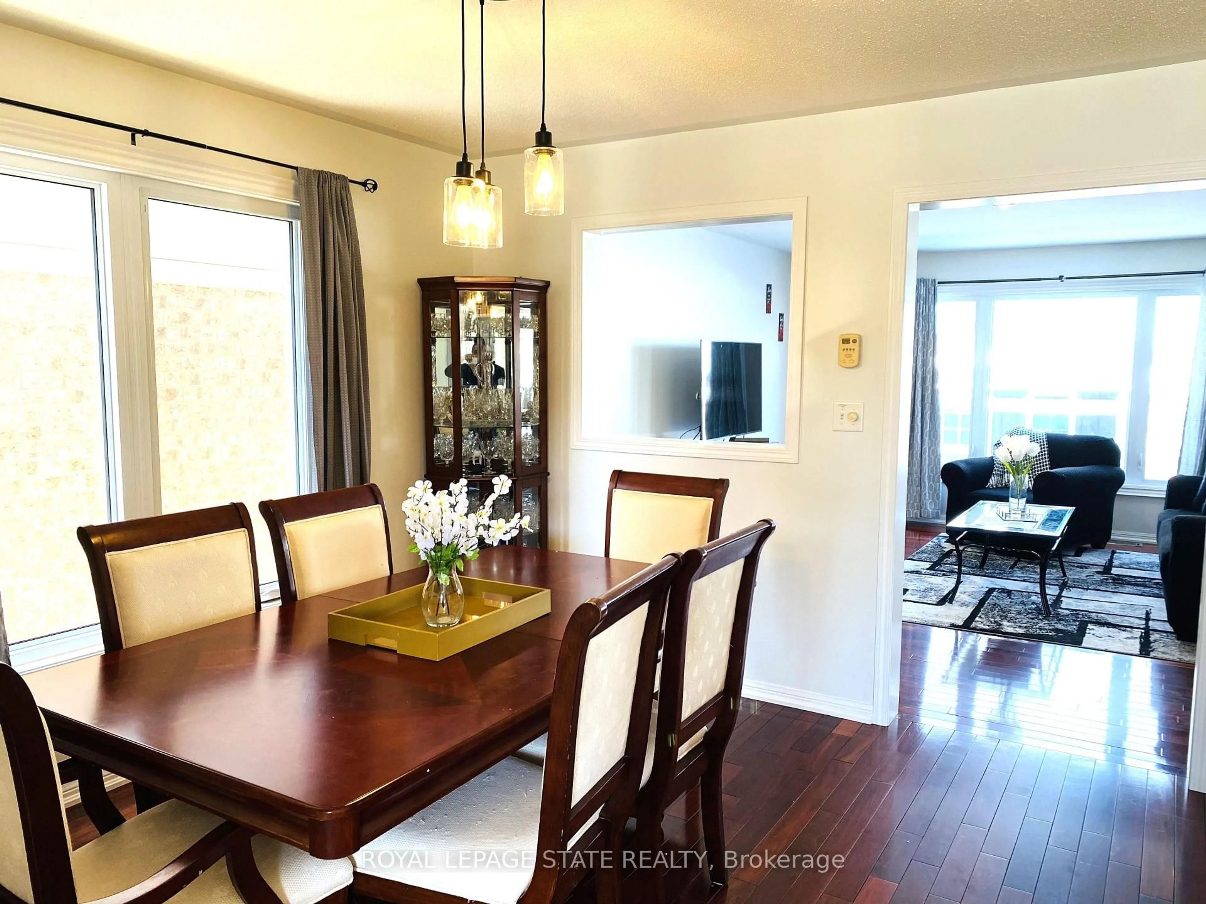 Dining room, wood/laminate floor for 78 John W Taylor Ave, New Tecumseth Ontario L9R 0C9