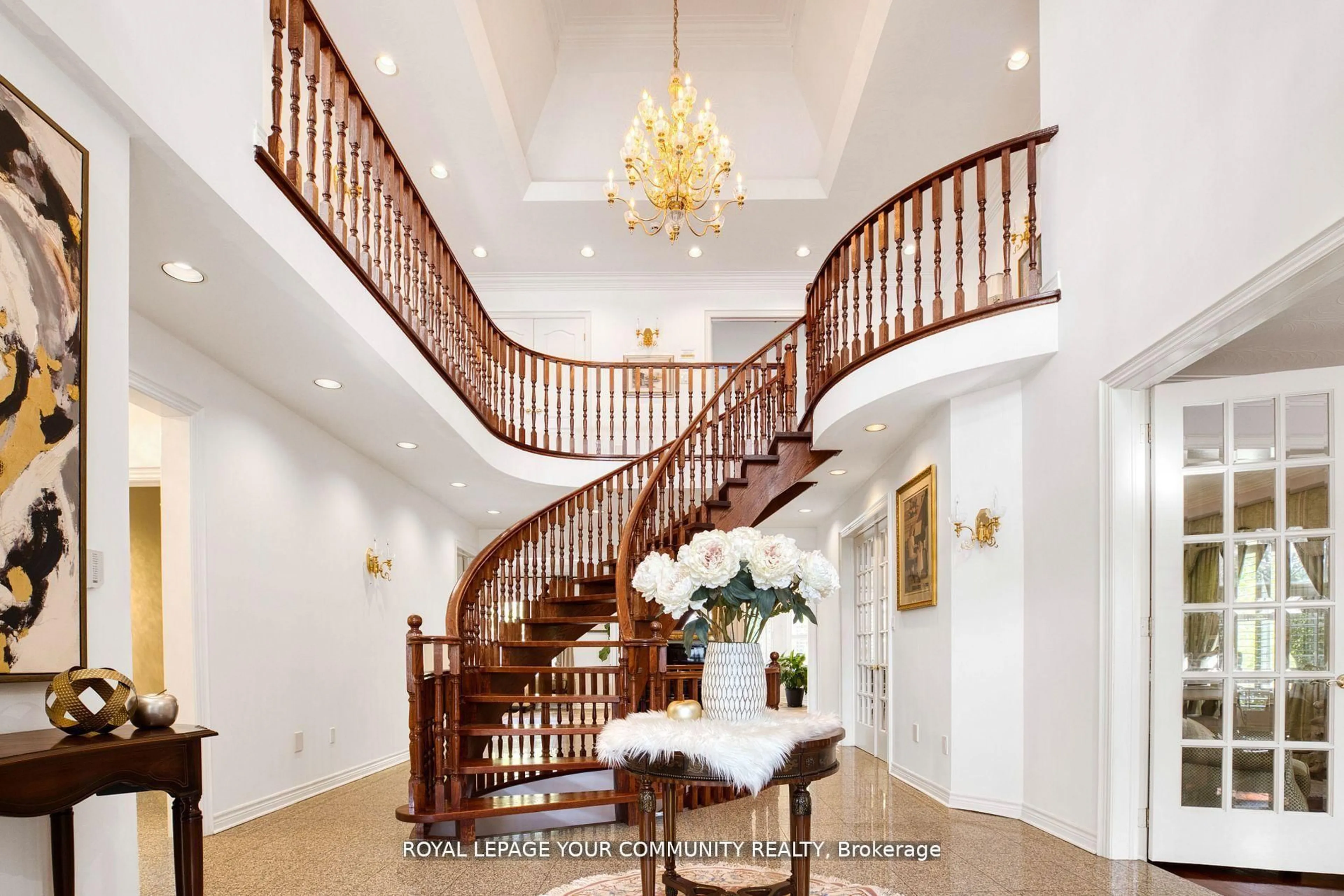 Indoor foyer for 130 Grey Alder Ave, Richmond Hill Ontario L4B 3P9