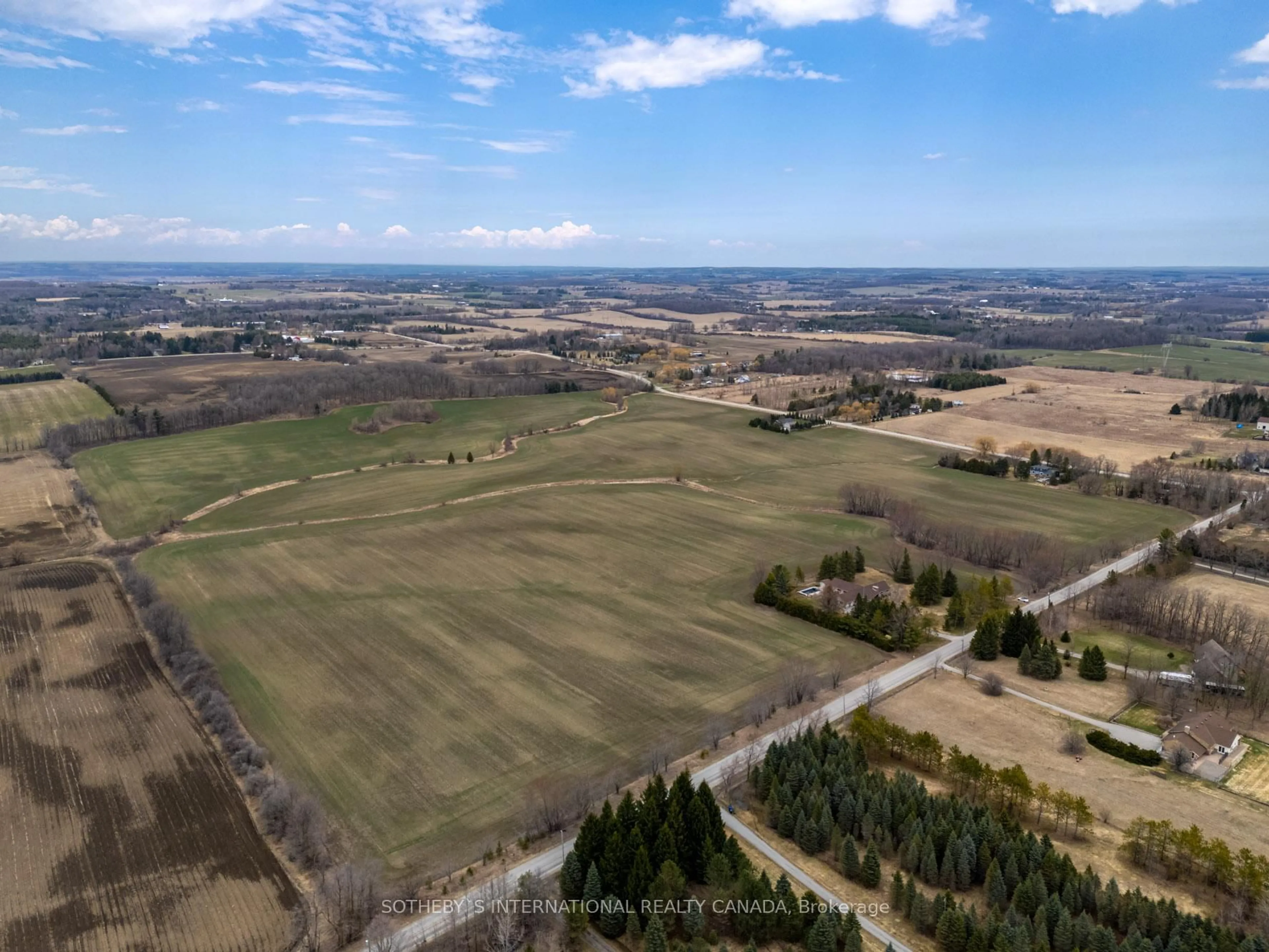 A pic from outside/outdoor area/front of a property/back of a property/a pic from drone, unknown for 5512 3rd Line, New Tecumseth Ontario L0G 1W0