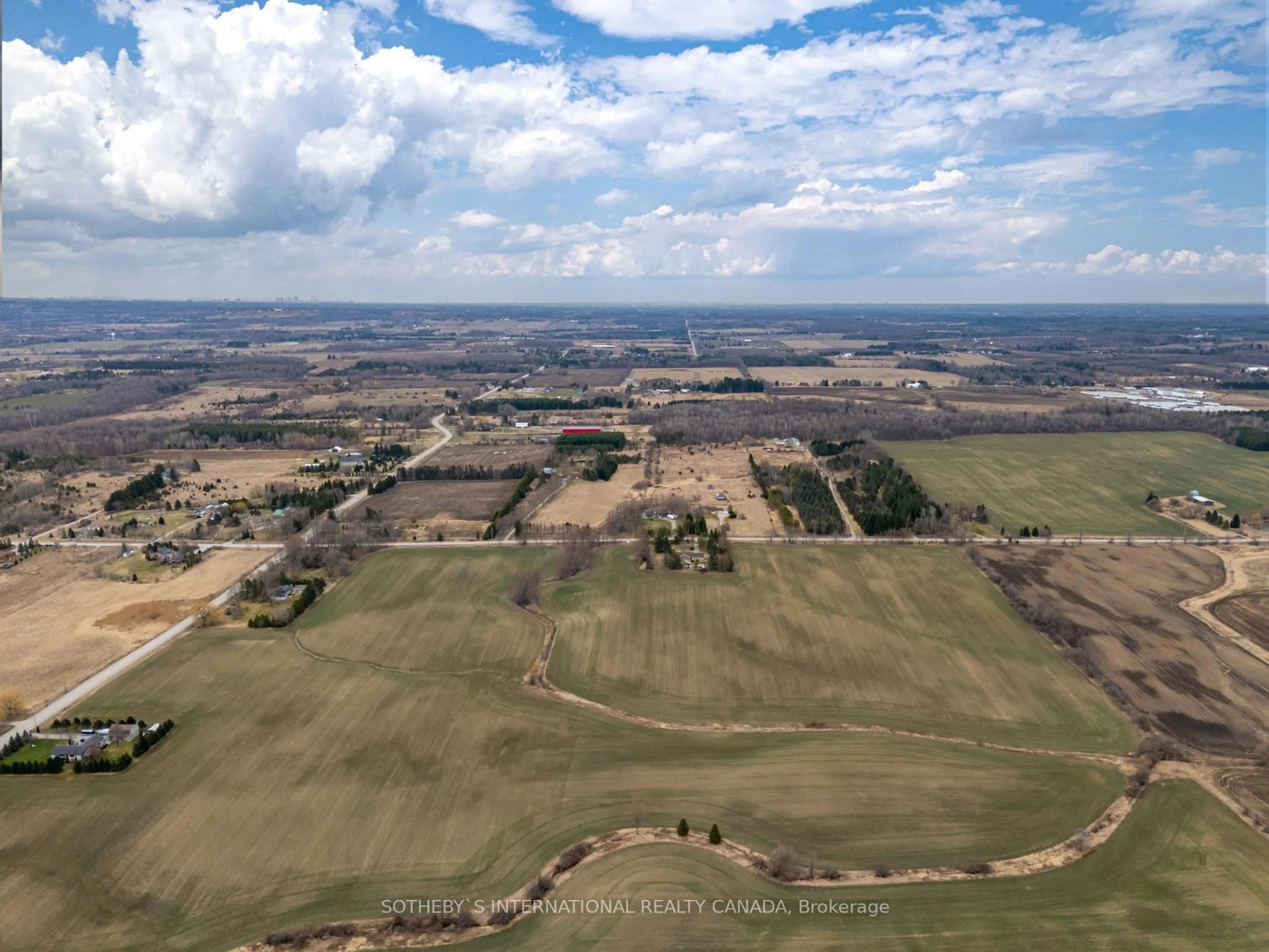 A pic from outside/outdoor area/front of a property/back of a property/a pic from drone, mountain view for 5512 3rd Line, New Tecumseth Ontario L0G 1W0
