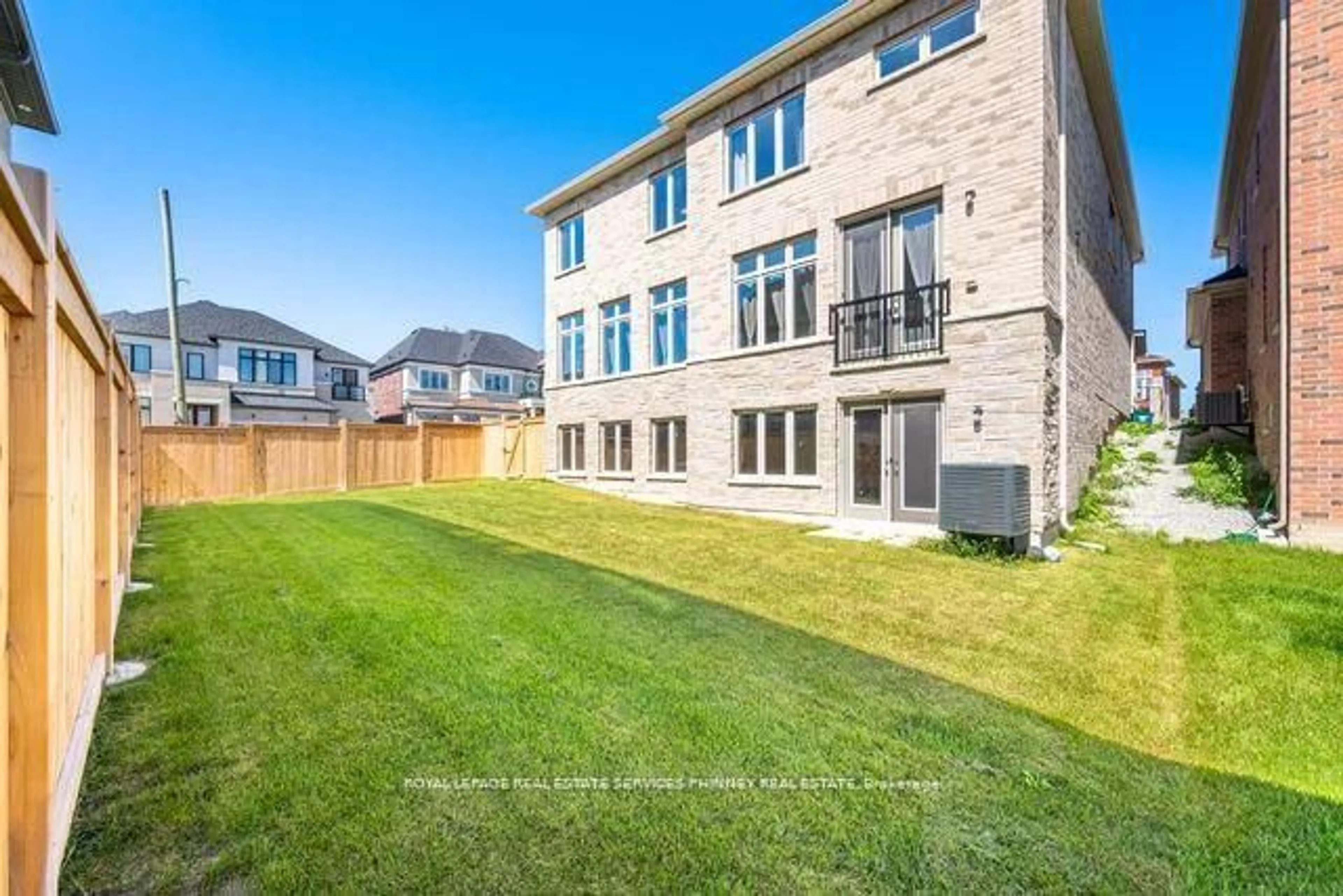 Patio, unknown for 189 Thompson Dr, East Gwillimbury Ontario L9N 1E2
