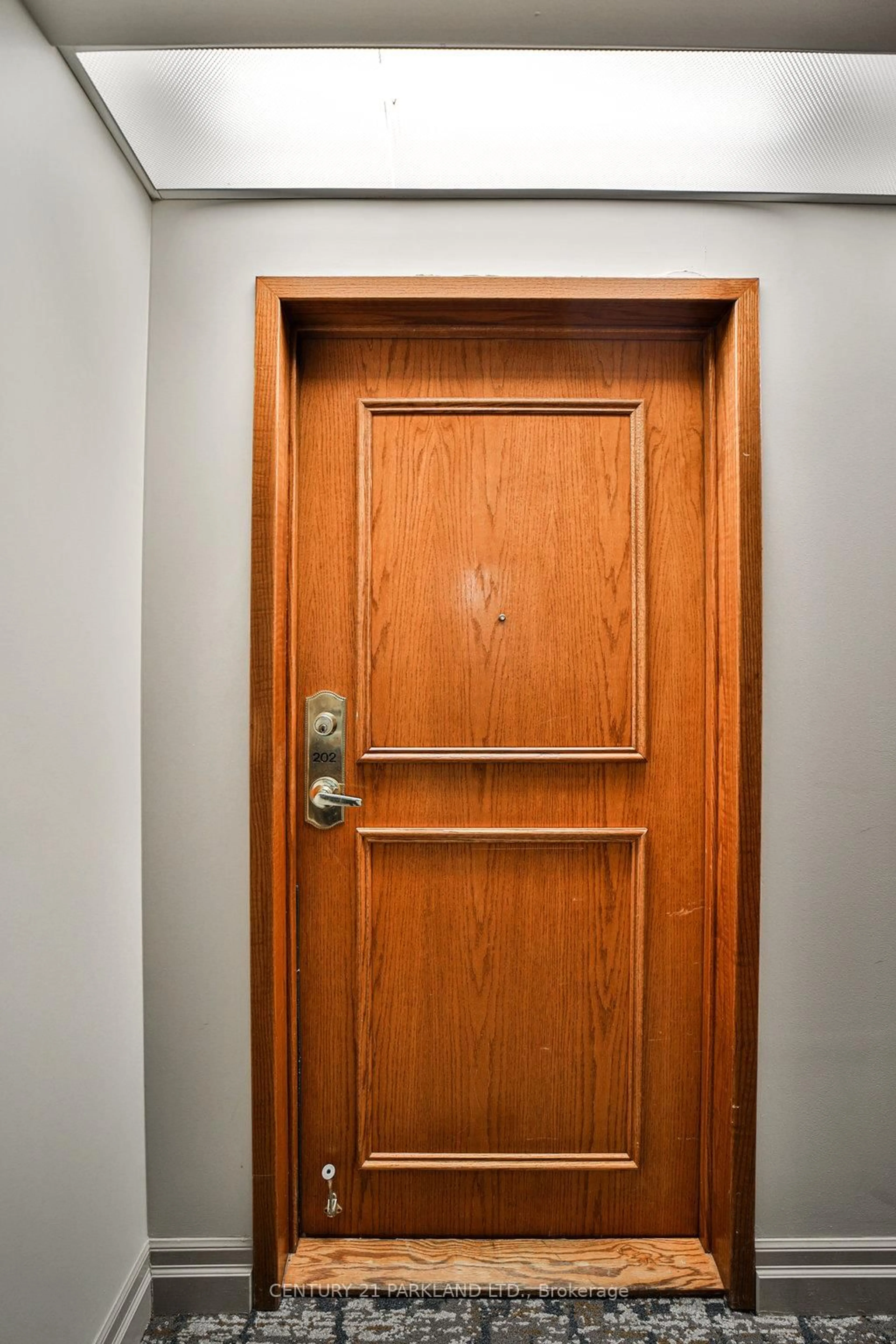 Indoor entryway for 2506 Rutherford Rd #202, Vaughan Ontario L4K 5N4