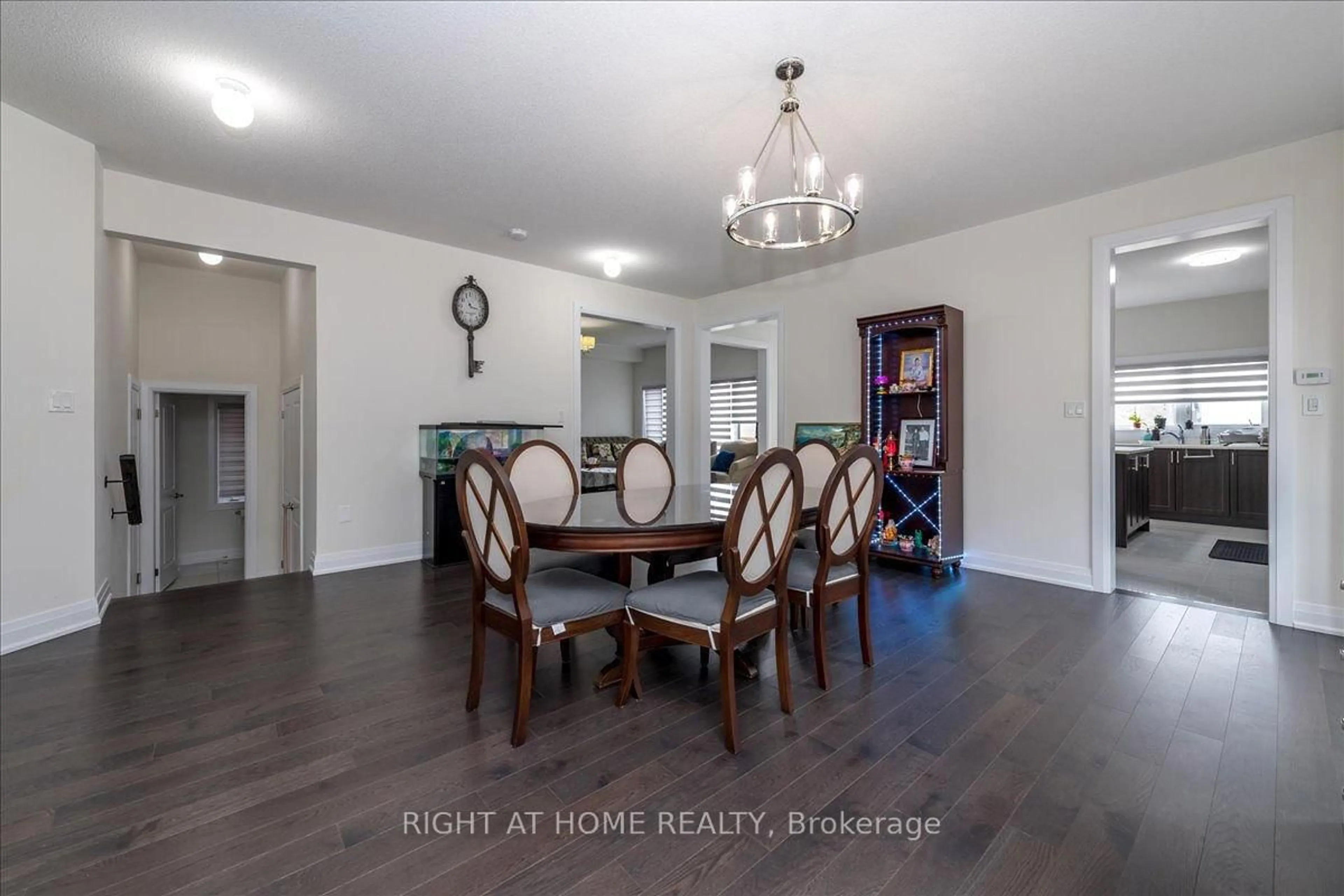 Dining room, wood/laminate floor for 1442 Broderick St, Innisfil Ontario L9S 0P4