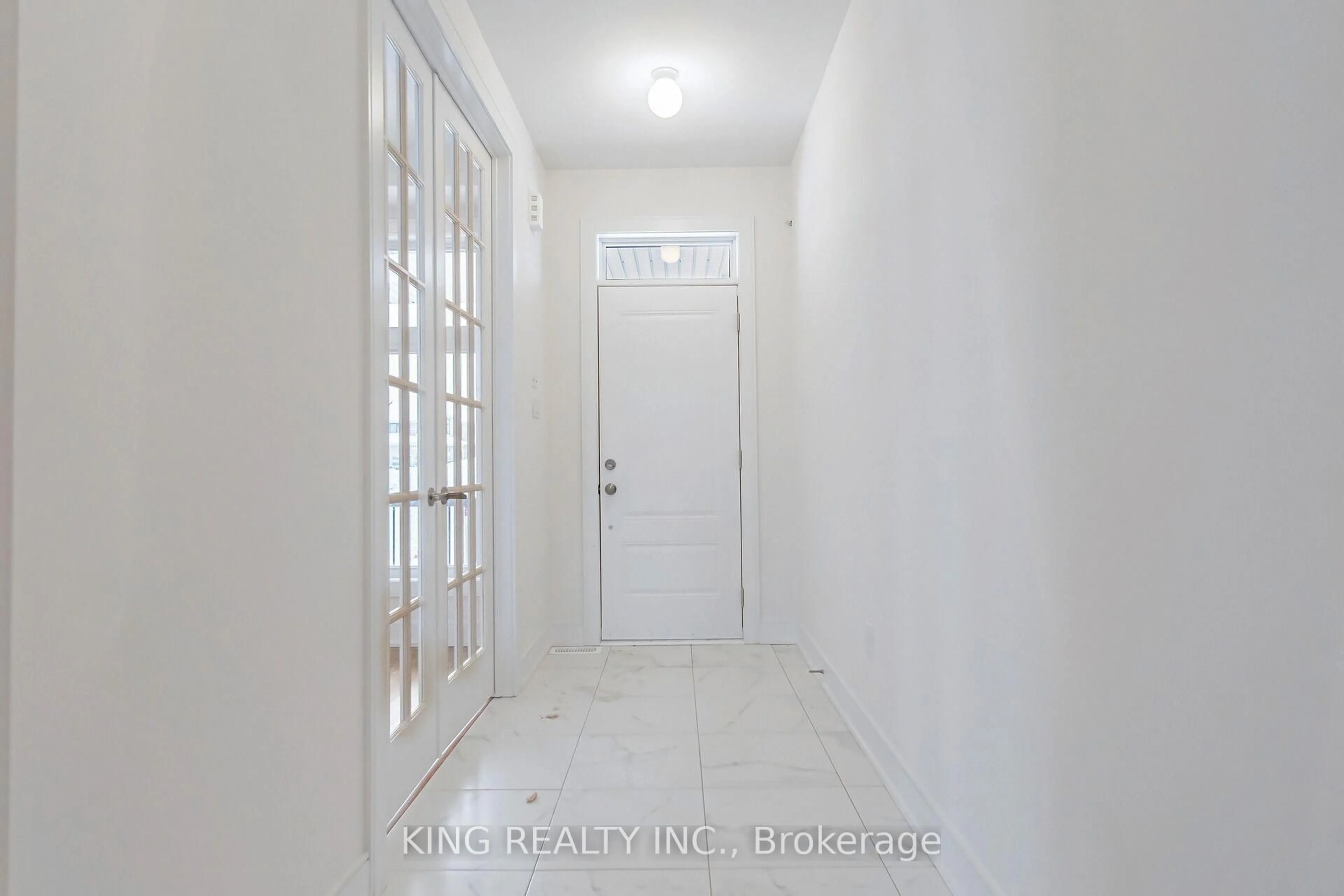Indoor entryway for 79 BIG CANOE Dr, Georgina Ontario L0E 1R0