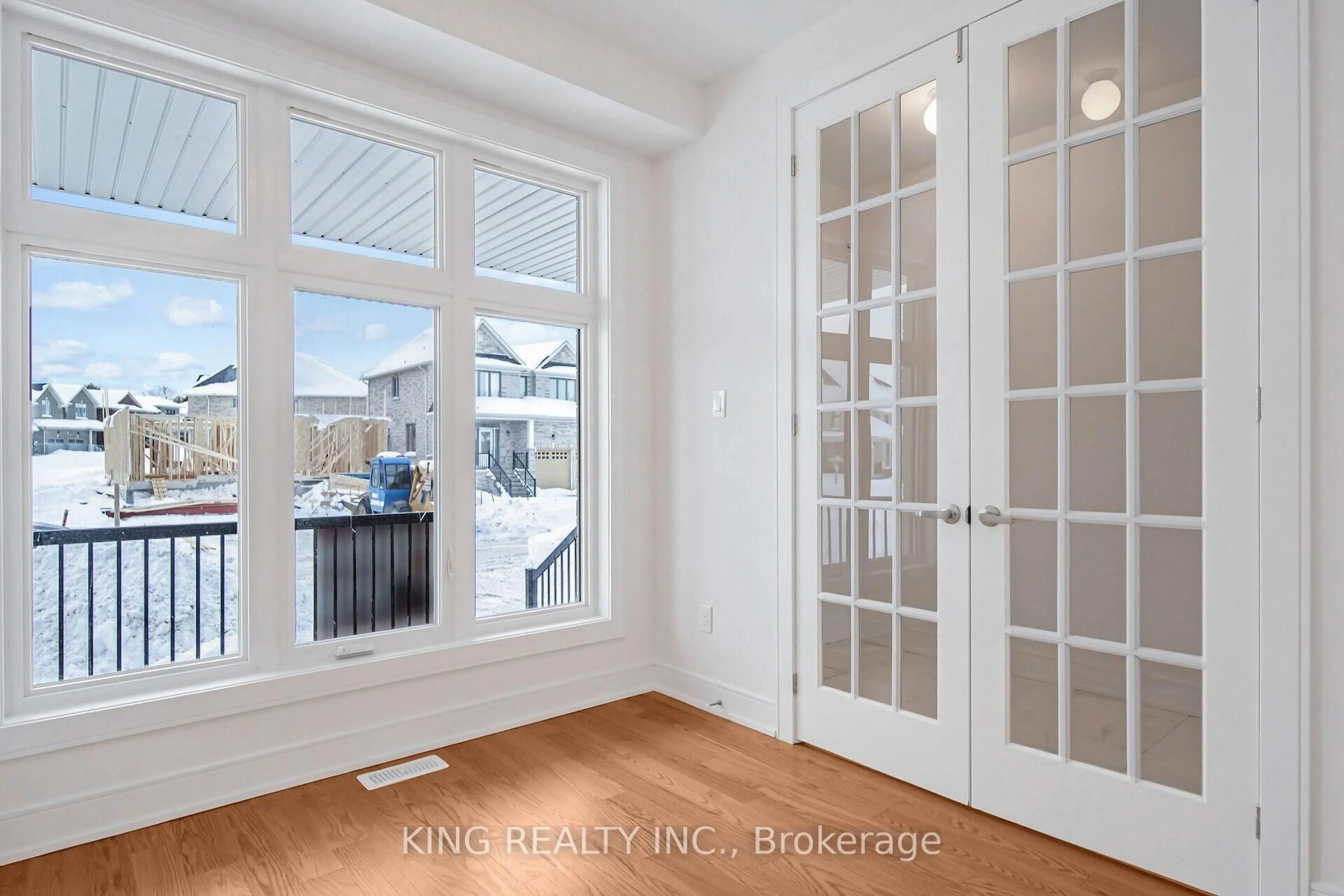 Indoor entryway for 79 BIG CANOE Dr, Georgina Ontario L0E 1R0