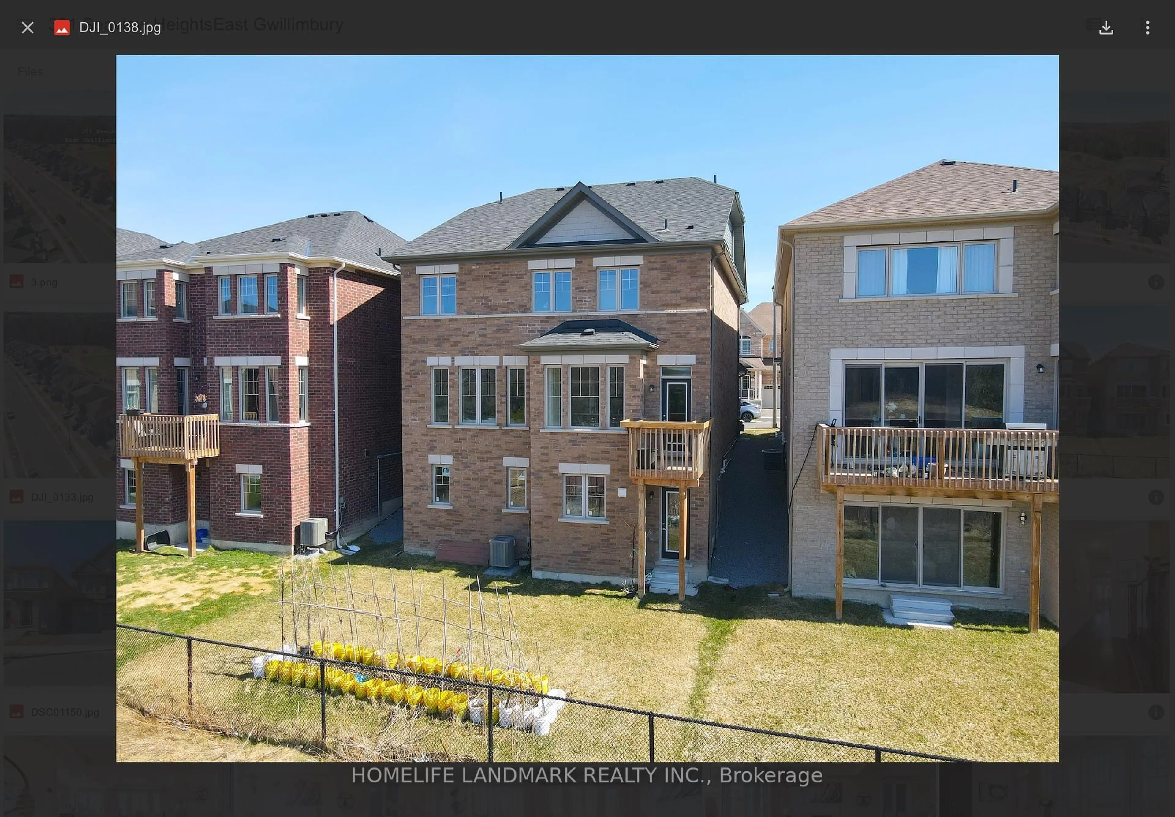 A pic from outside/outdoor area/front of a property/back of a property/a pic from drone, unknown for 301 Seaview Hts, East Gwillimbury Ontario L9N 0S3