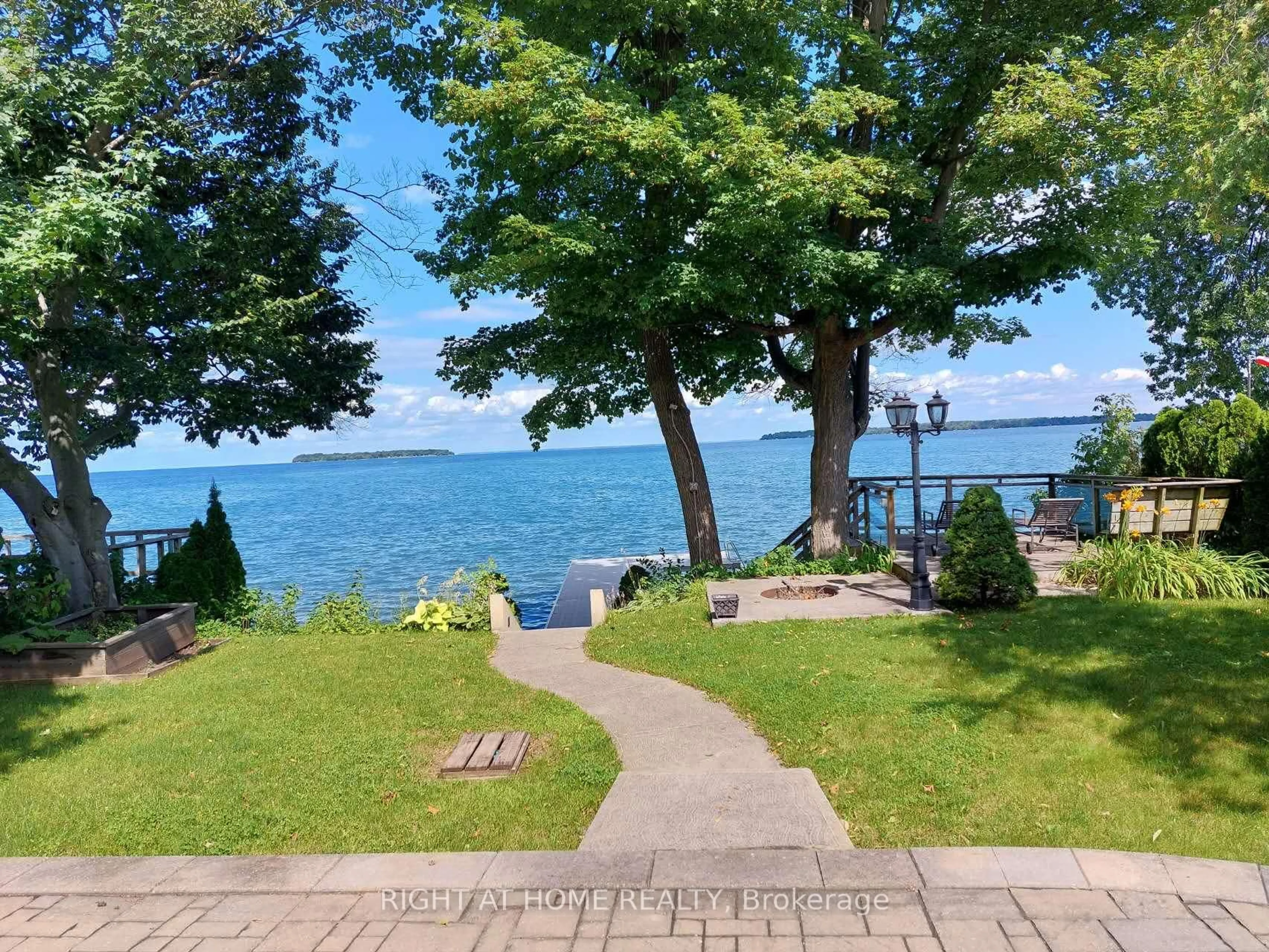 Patio, water/lake/river/ocean view for 643 Lakelands Ave, Innisfil Ontario L9S 4E5