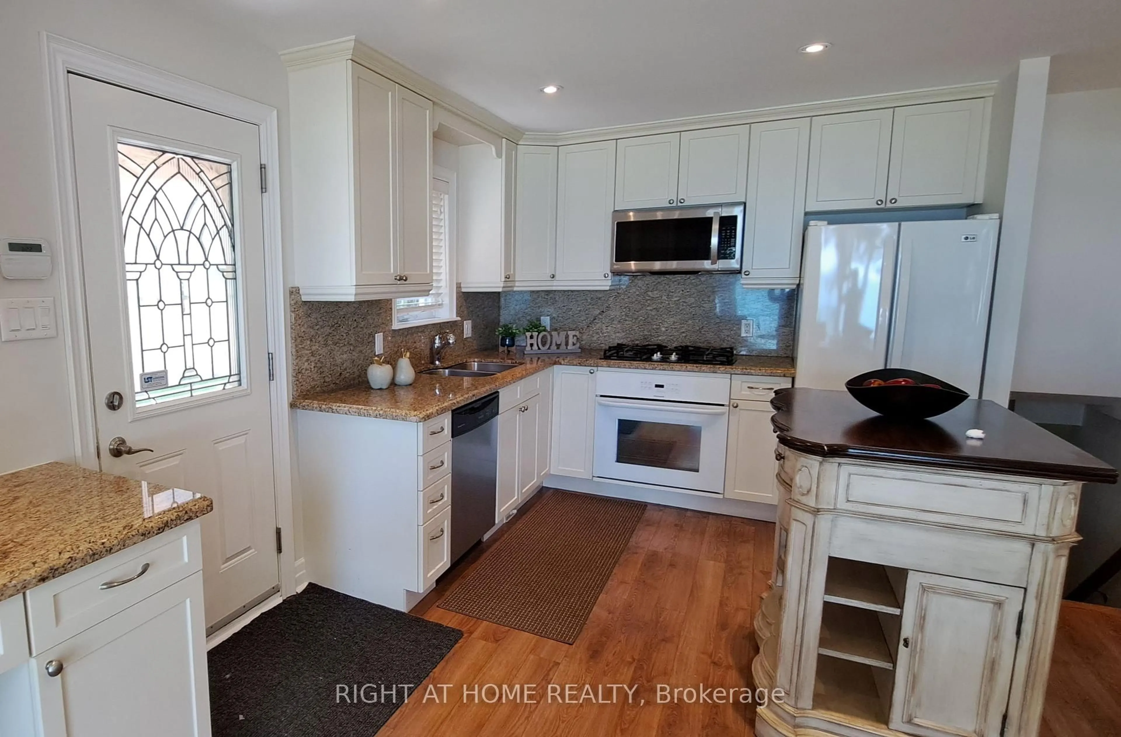 Open concept kitchen, unknown for 643 Lakelands Ave, Innisfil Ontario L9S 4E5