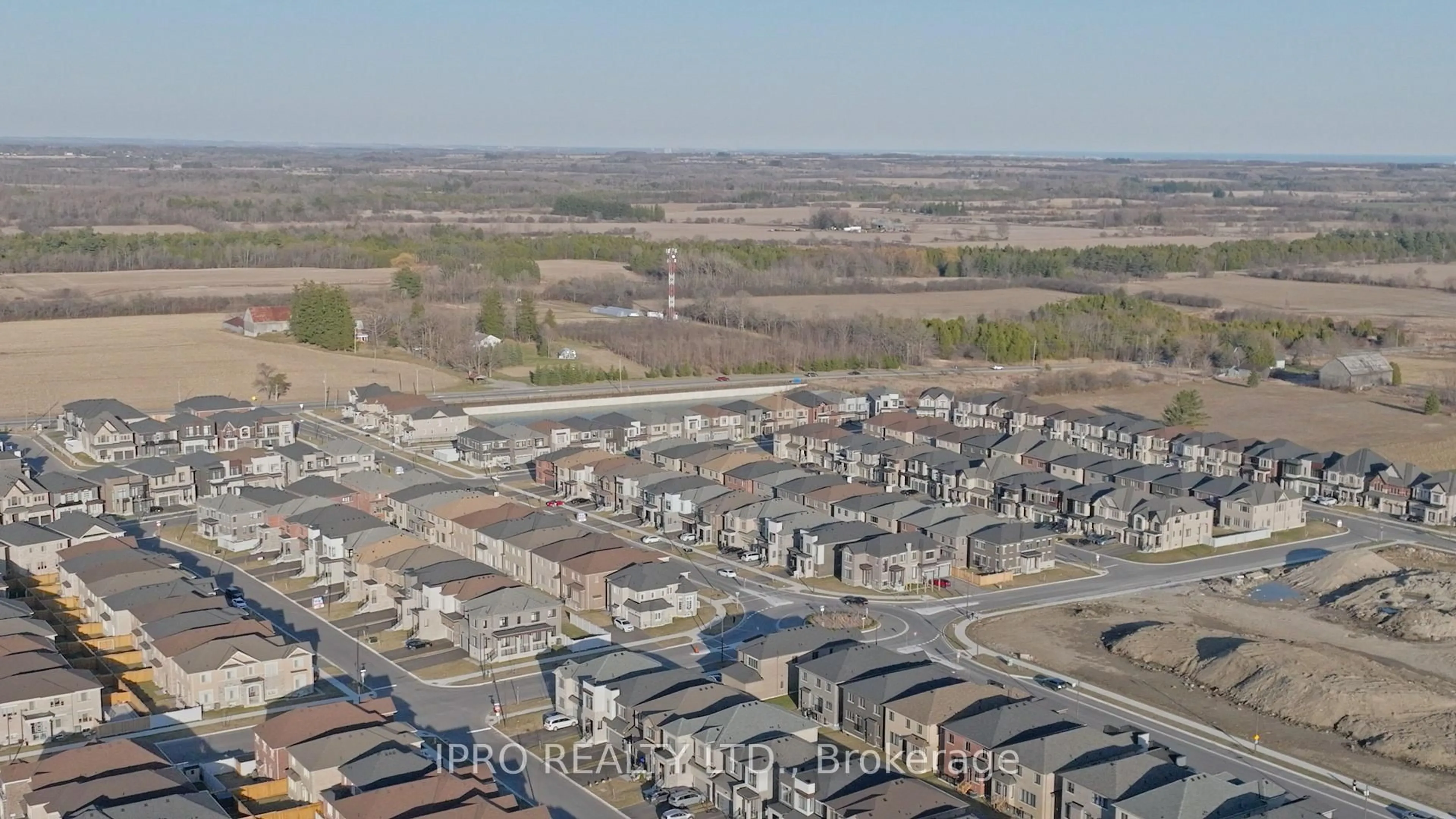 A pic from outside/outdoor area/front of a property/back of a property/a pic from drone, street for 197 McKean Dr, Whitchurch-Stouffville Ontario L4A 5C2