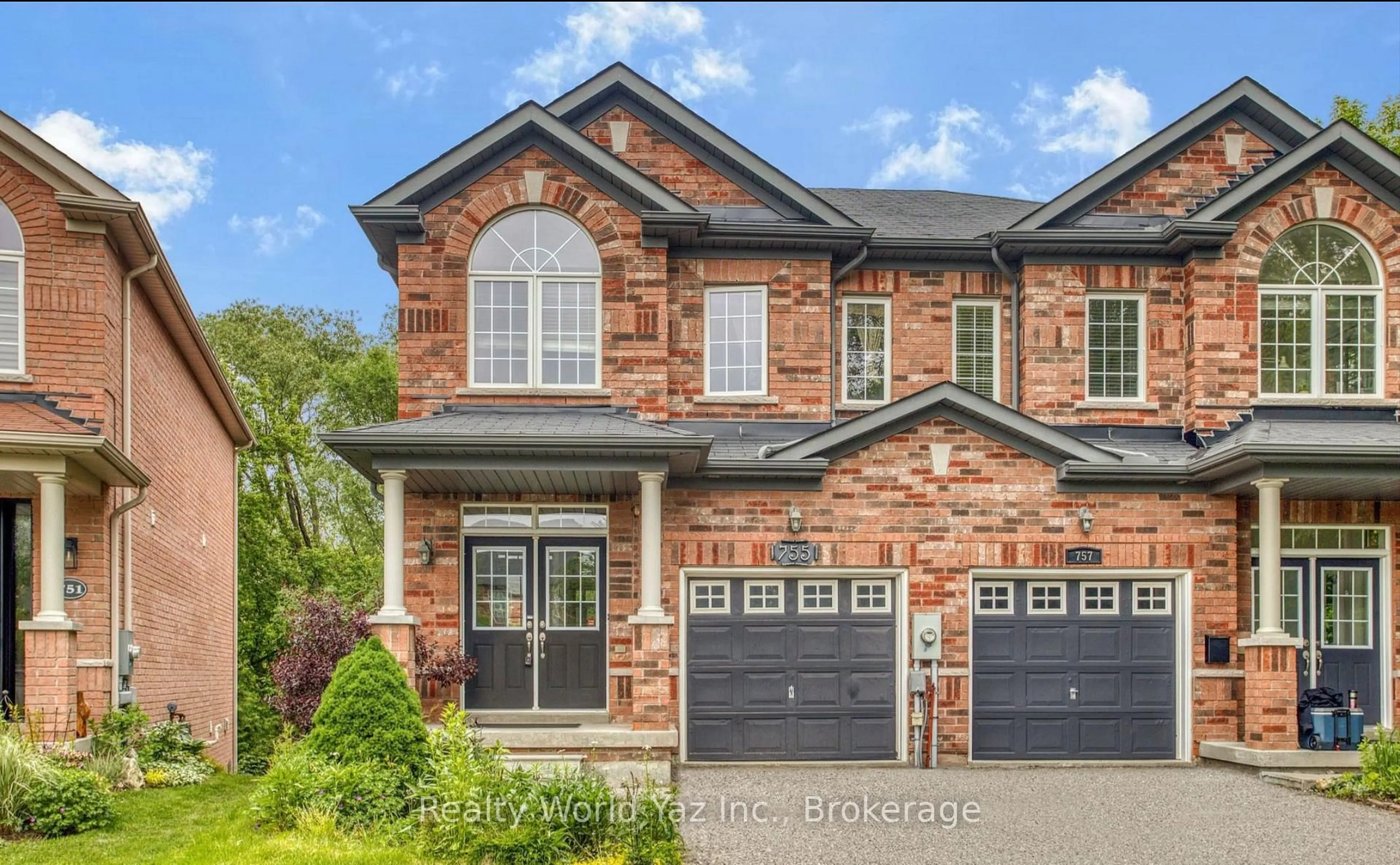 Home with brick exterior material, street for 755 John Cole Crt, Newmarket Ontario L3Y 5V7