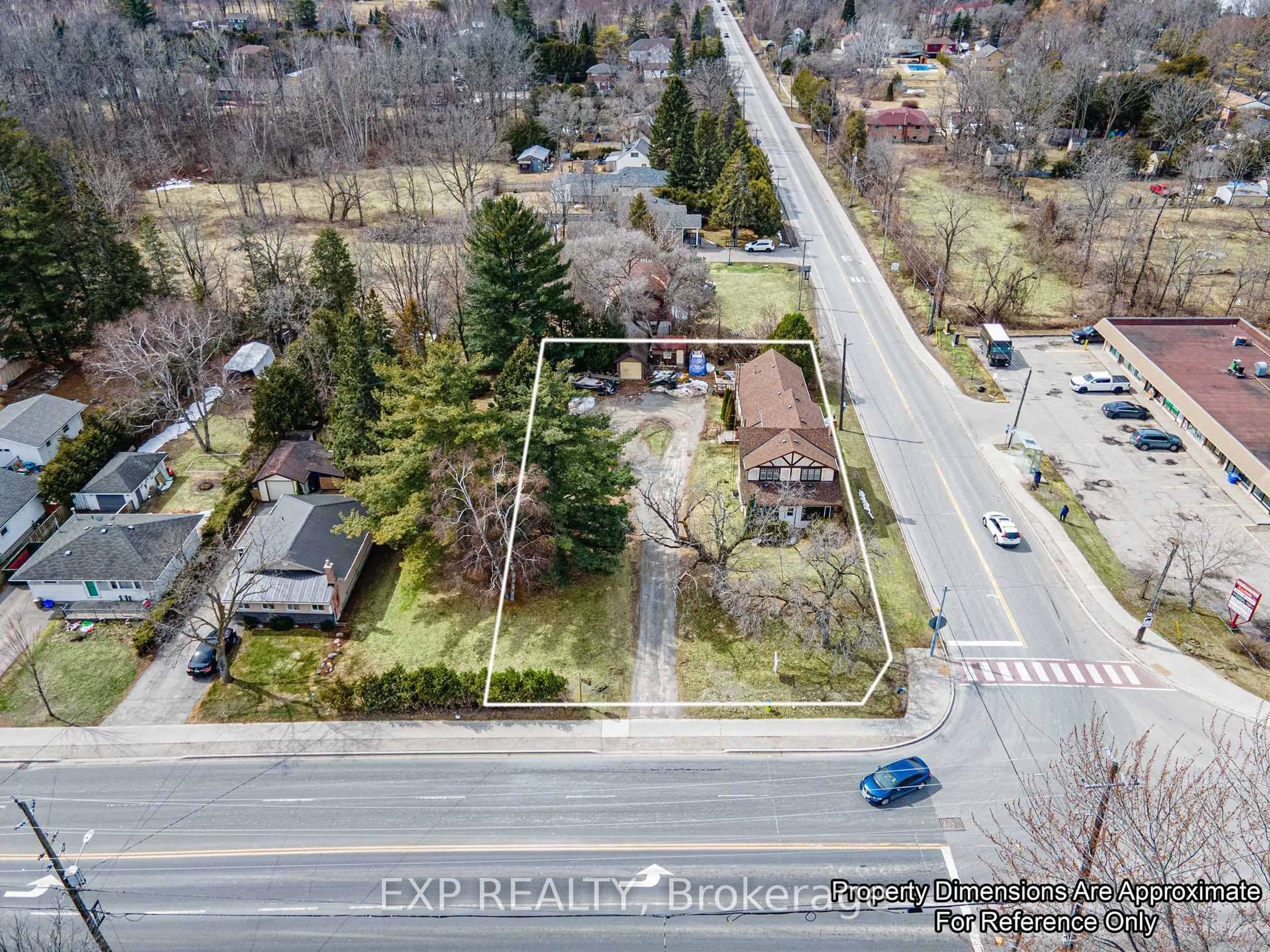 A pic from outside/outdoor area/front of a property/back of a property/a pic from drone, street for 21082 Dalton Rd, Georgina Ontario L0E 1L0