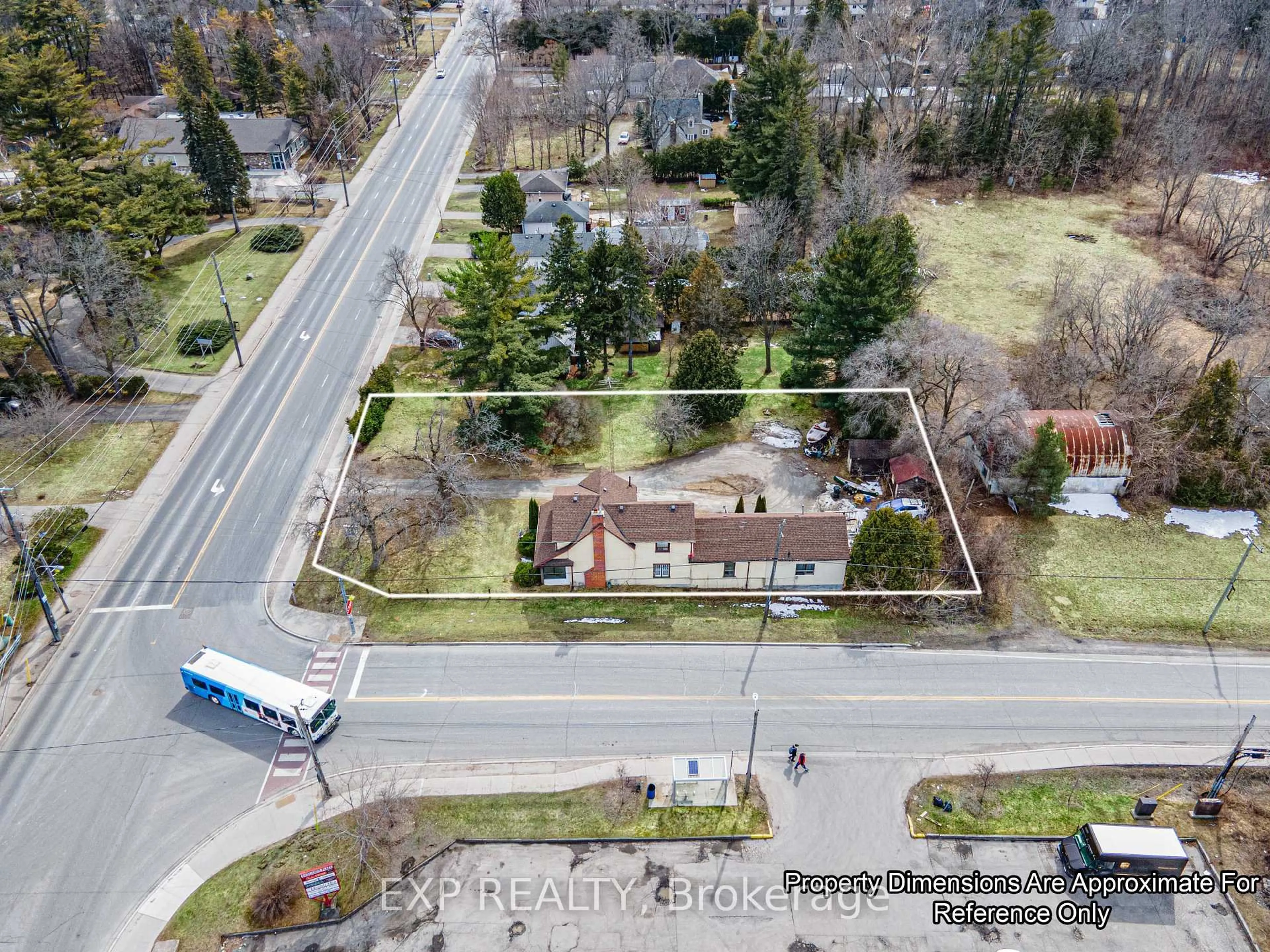 A pic from outside/outdoor area/front of a property/back of a property/a pic from drone, street for 21082 Dalton Rd, Georgina Ontario L0E 1L0