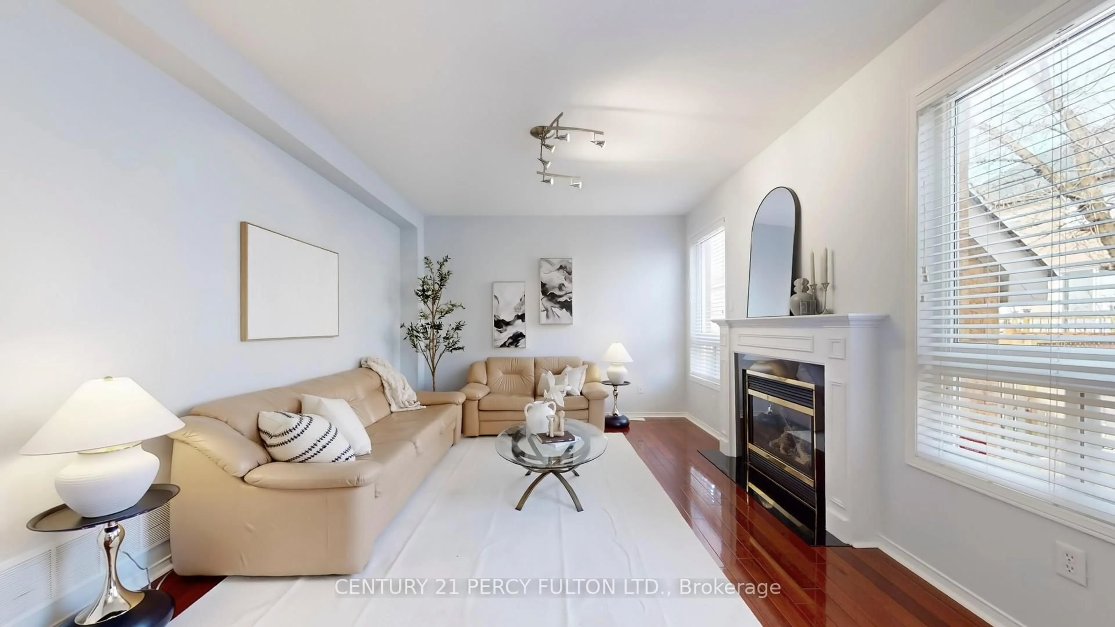 Living room with furniture, unknown for 20 Clarry St, Markham Ontario L6E 1E3
