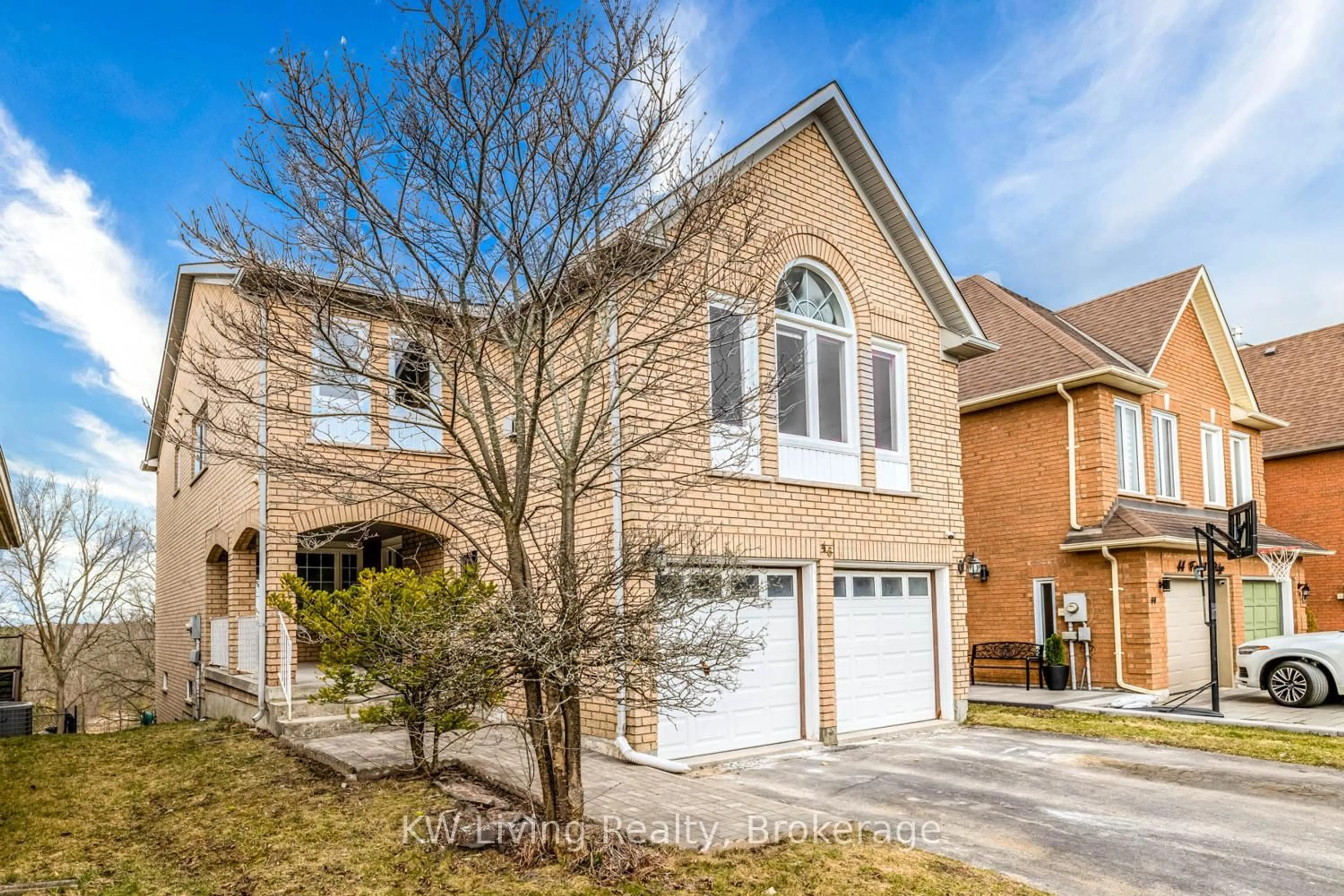 Home with brick exterior material, street for 46 Foxtail Rdge, Newmarket Ontario L3X 1Z6