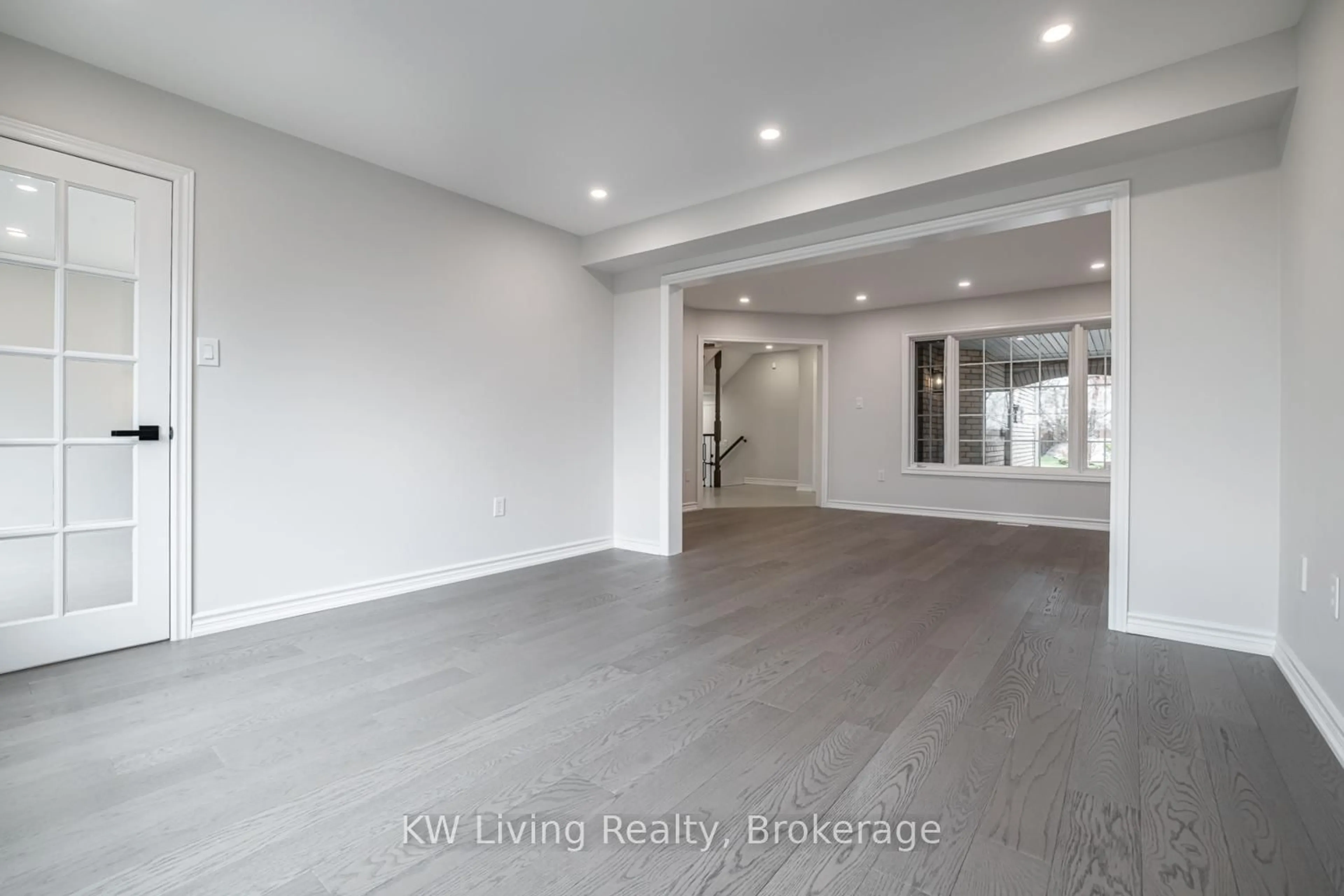 Unknown for 46 Foxtail Rdge, Newmarket Ontario L3X 1Z6