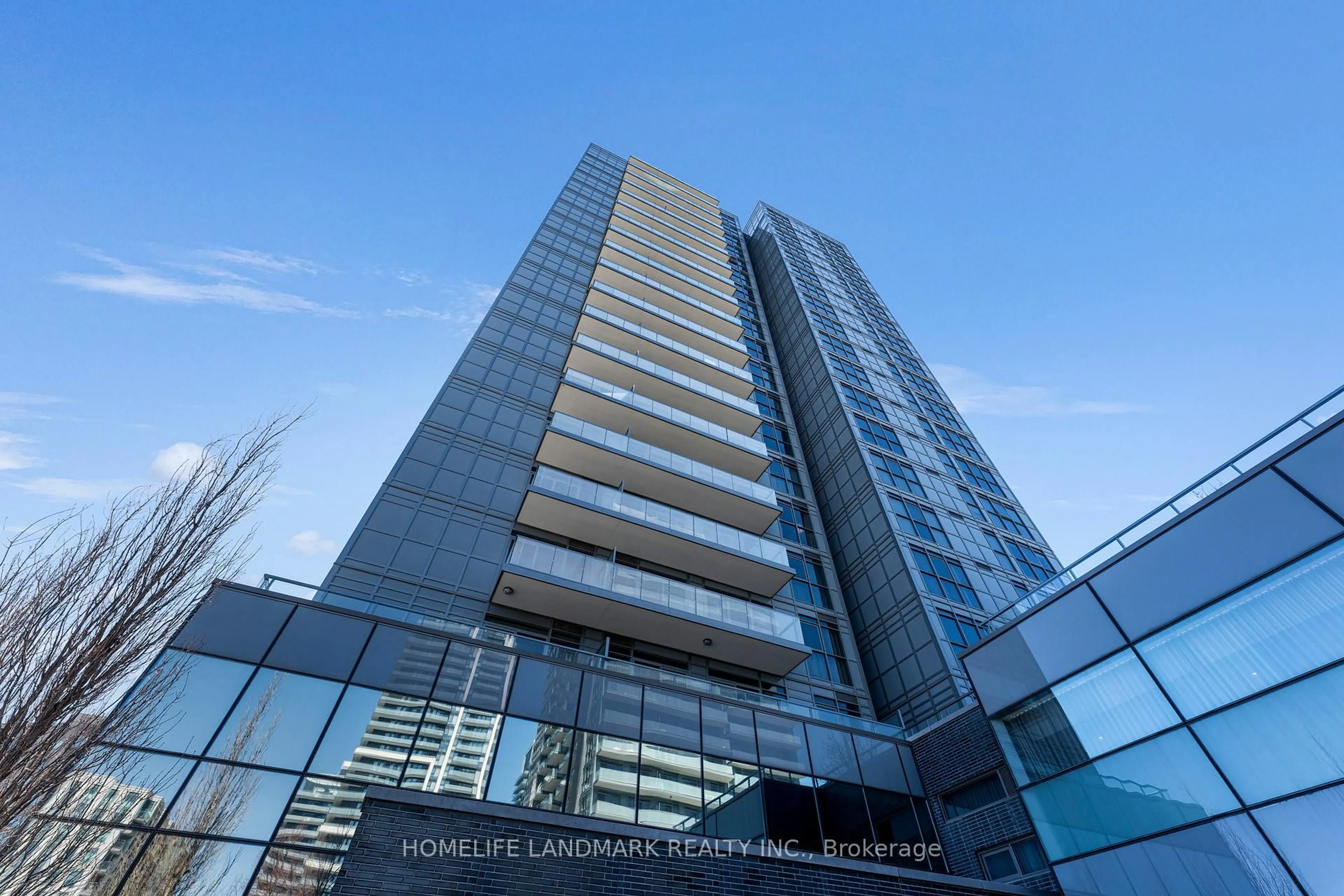 Indoor foyer for 55 Oneida Cres #704, Richmond Hill Ontario L4B 0E8