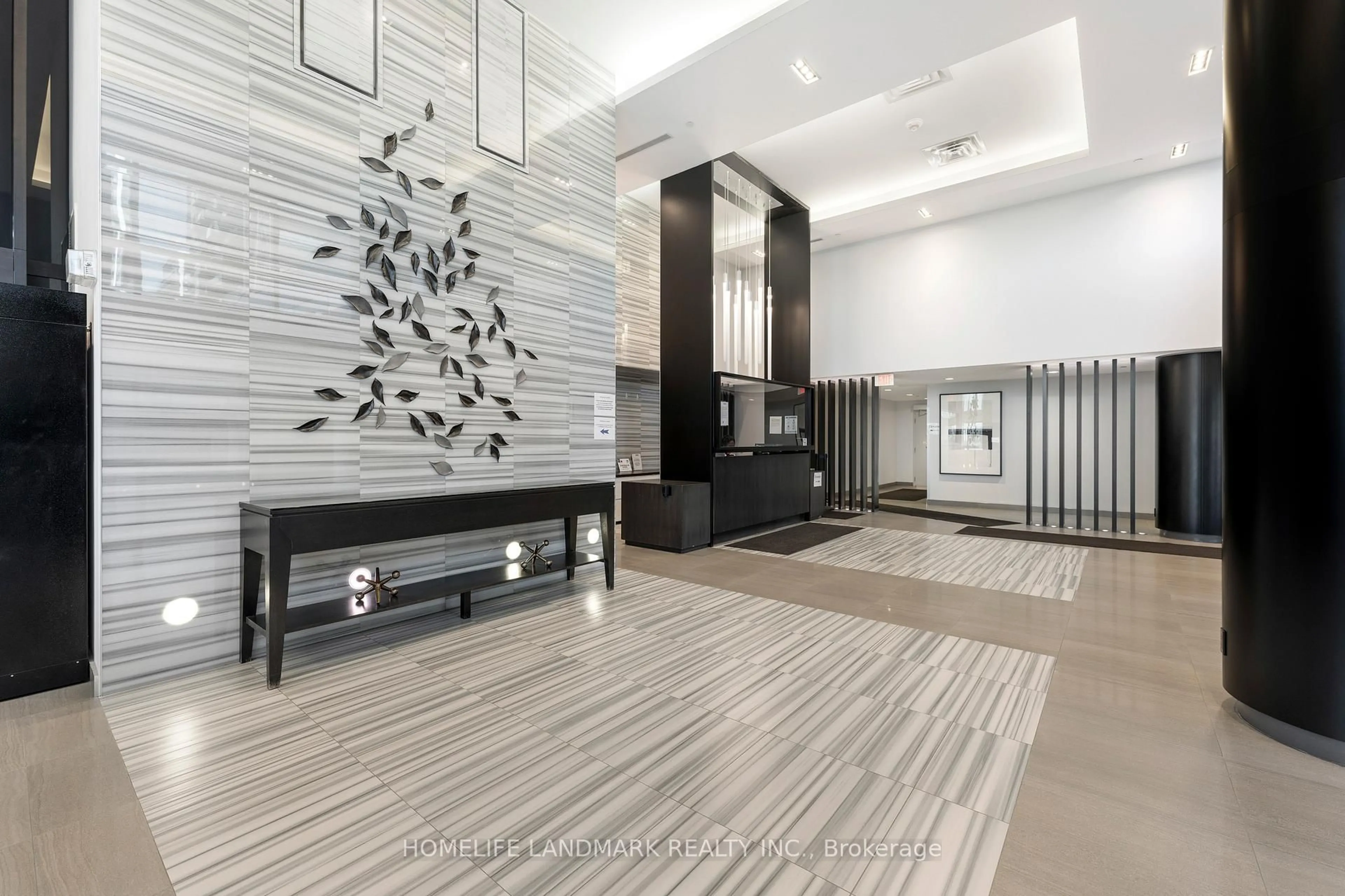 Lobby for 55 Oneida Cres #704, Richmond Hill Ontario L4B 0E8
