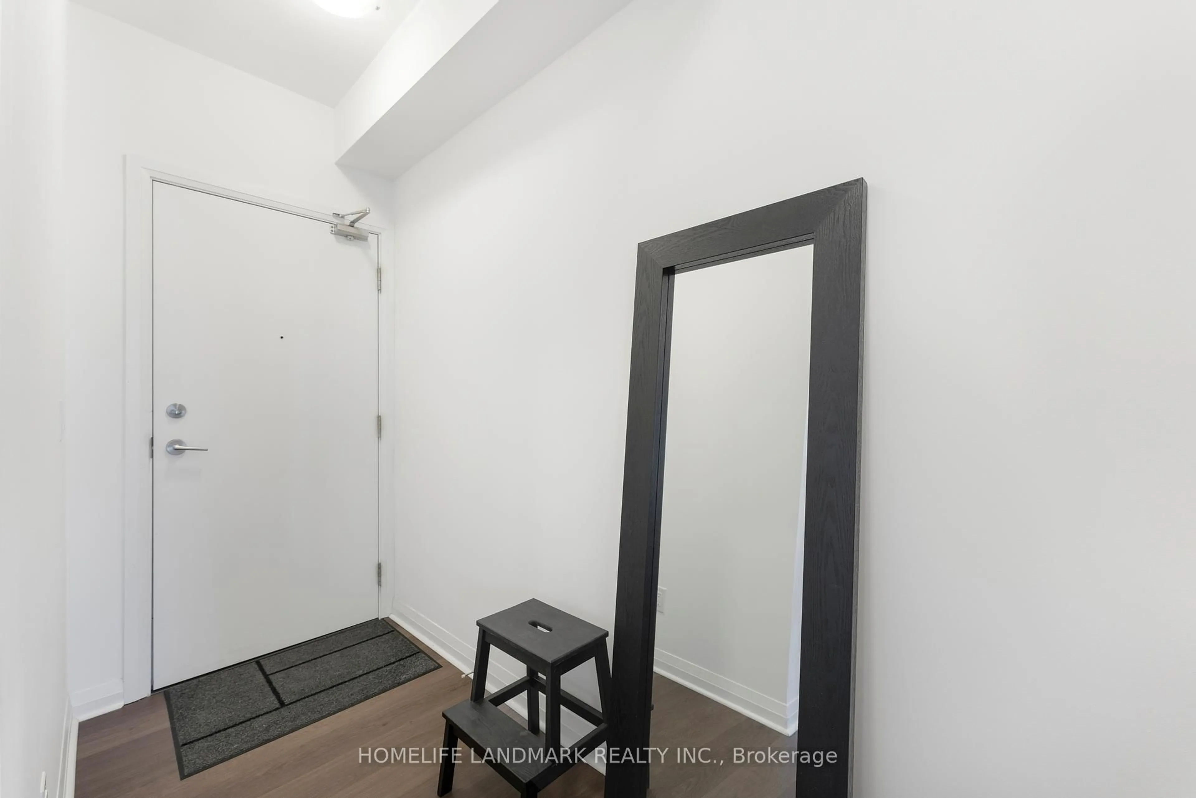 A pic of a room for 55 Oneida Cres #704, Richmond Hill Ontario L4B 0E8