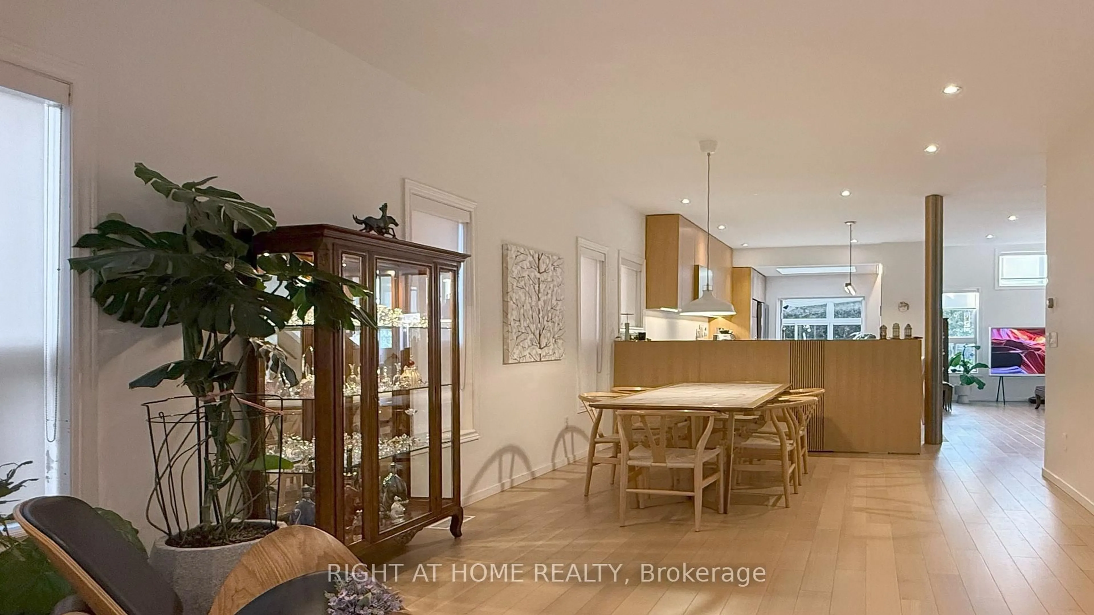 Unknown for 12 Signet Way, Vaughan Ontario L4H 2E4