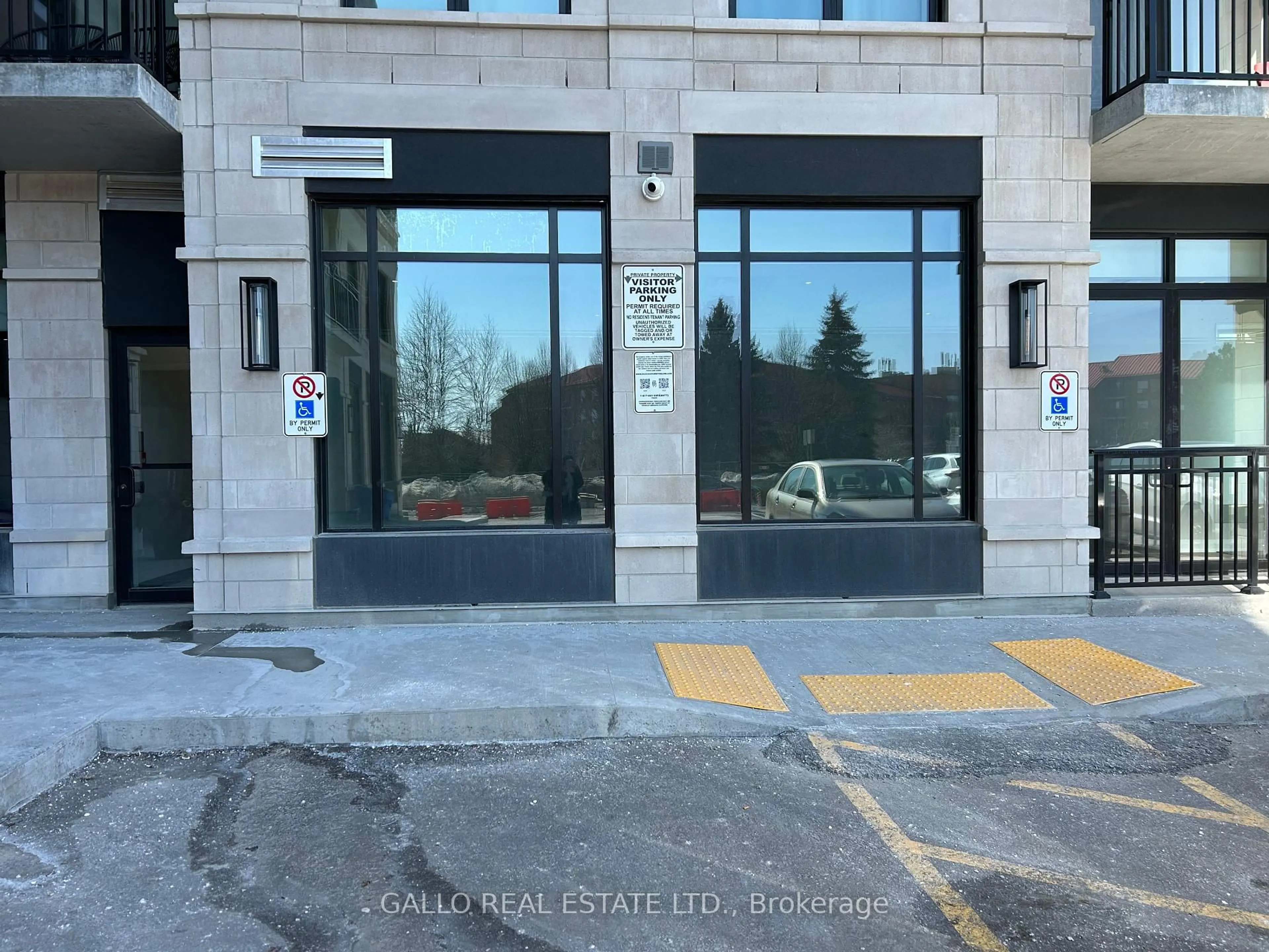 Indoor foyer for 5917 Main St #301, Whitchurch-Stouffville Ontario L4A 5G4