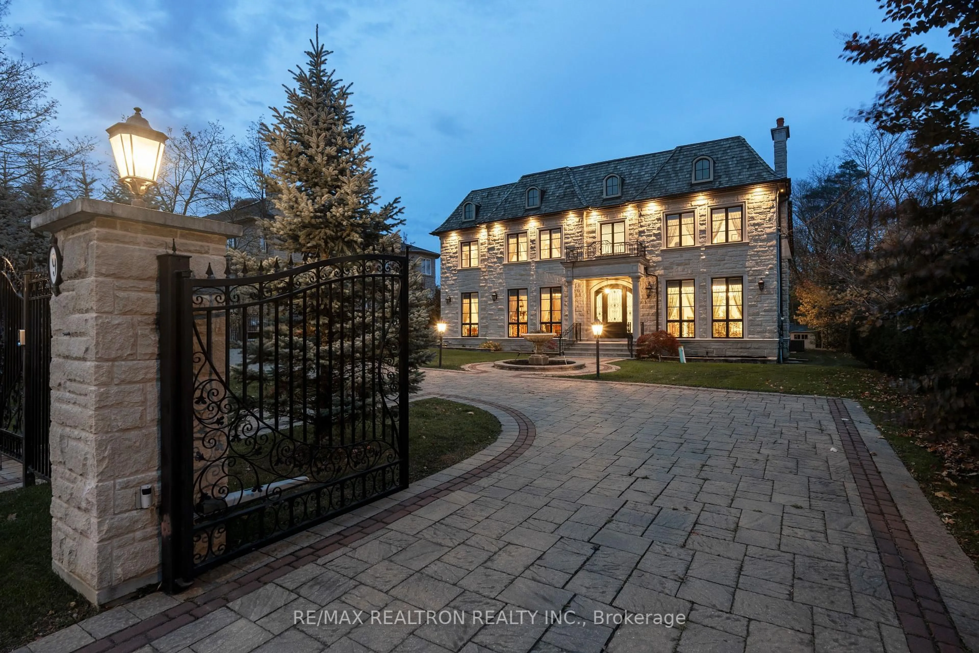Unknown for 9 Thornbank Rd, Vaughan Ontario L4J 2A1