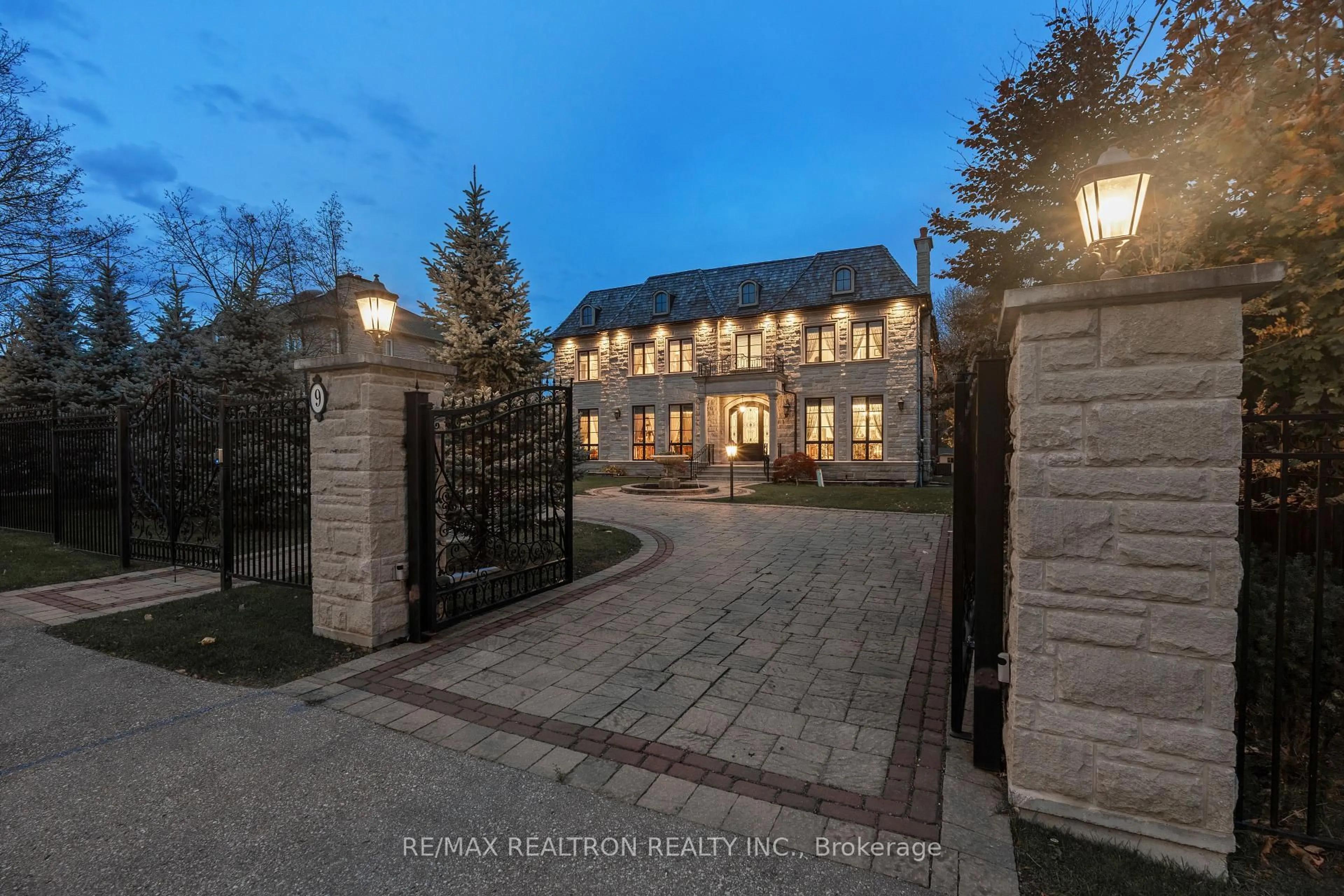 Patio, unknown for 9 Thornbank Rd, Vaughan Ontario L4J 2A1
