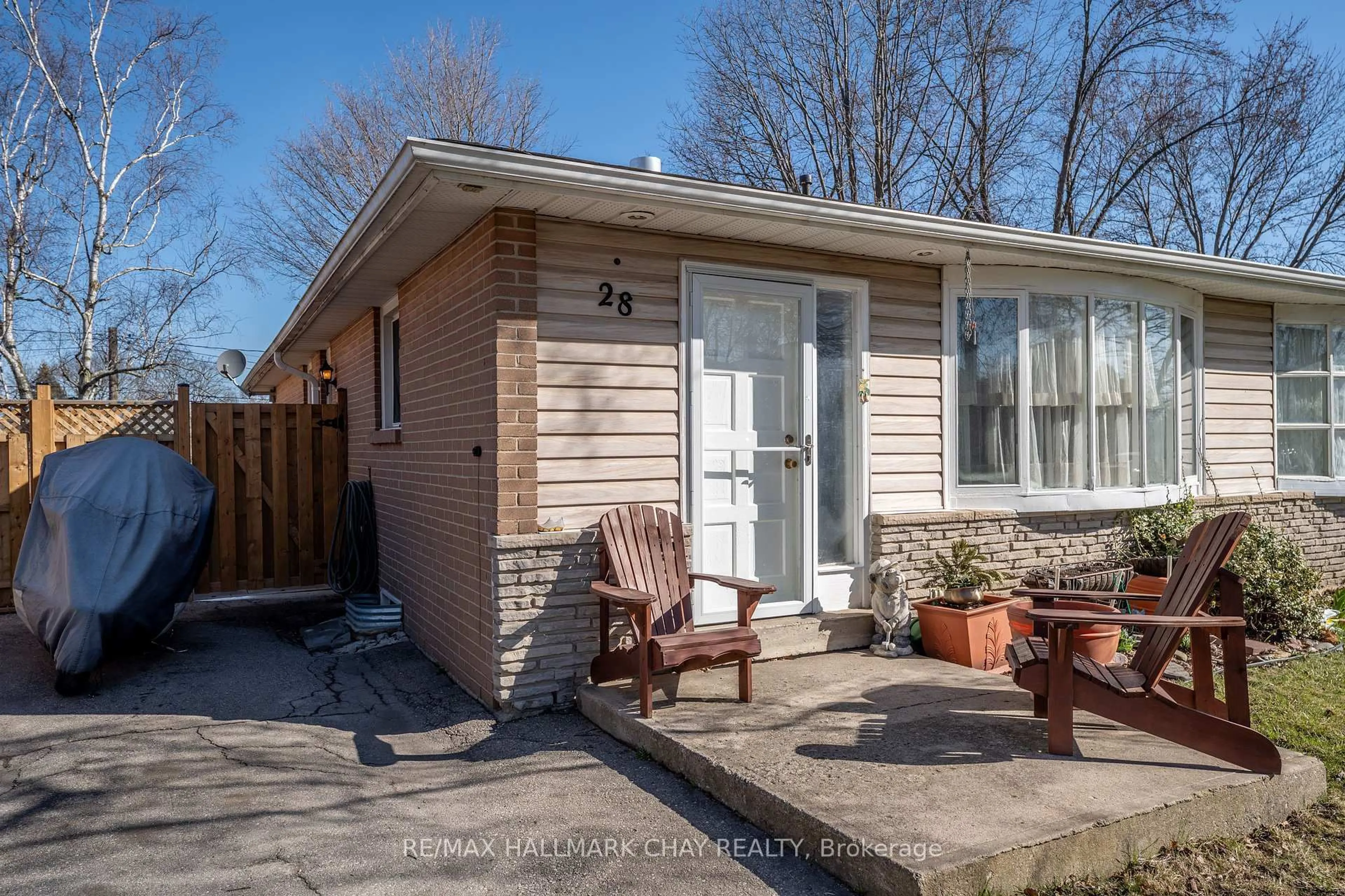 Unknown for 28 Brown St, New Tecumseth Ontario L0G 1W0