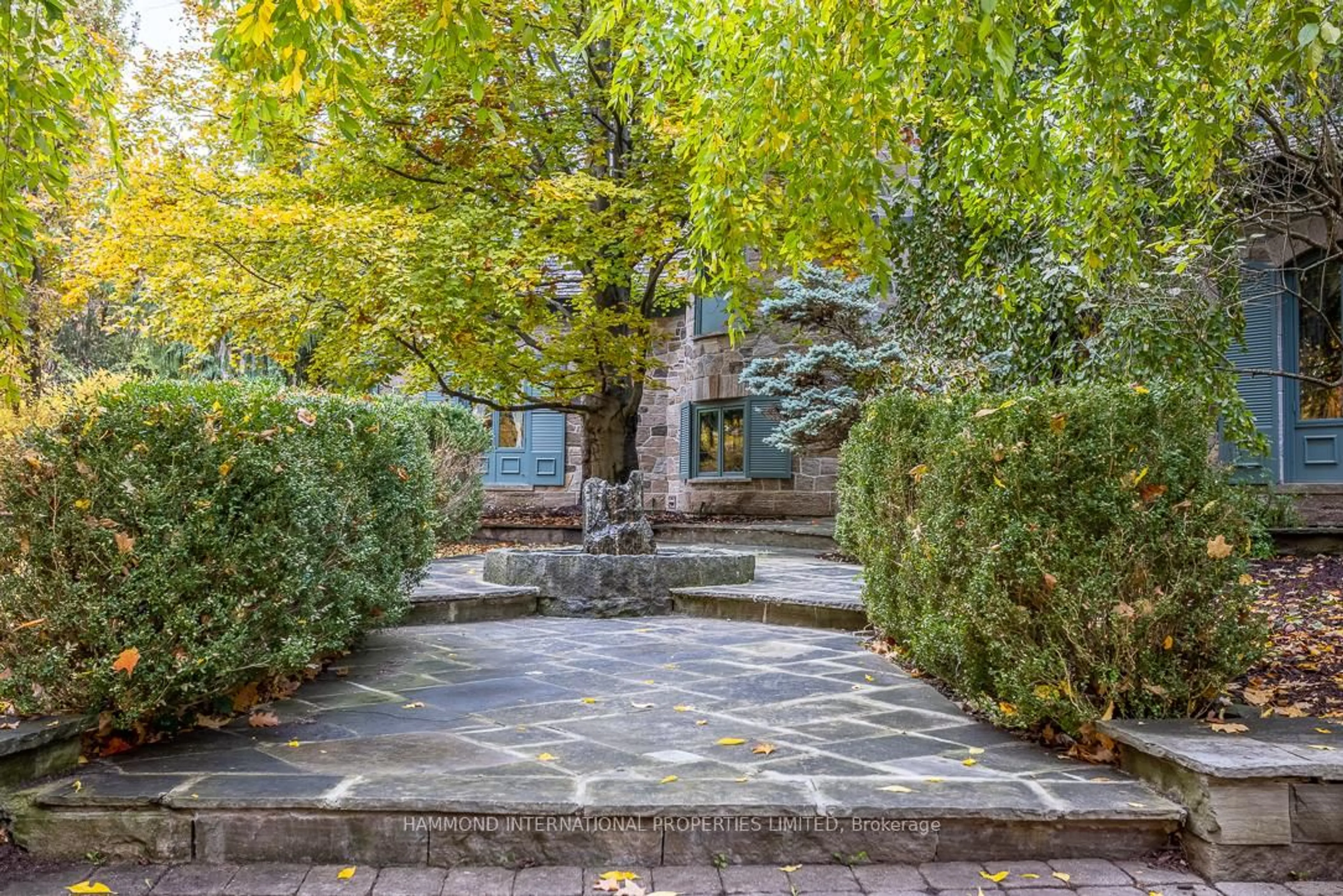 Patio, street for 76 Quail Run Blvd, Vaughan Ontario L6A 1E9