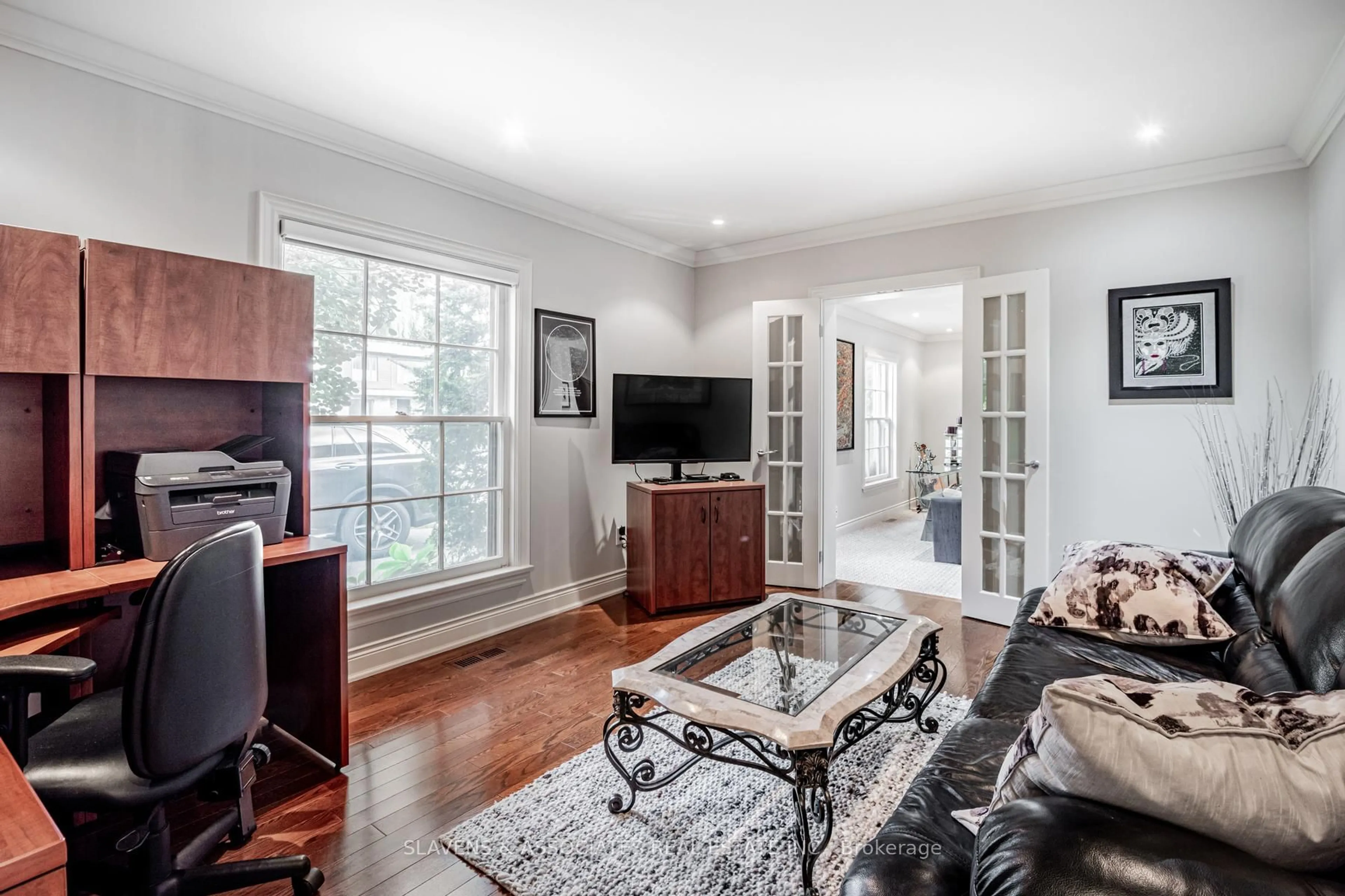 Living room with furniture, unknown for 18 Hammok Cres, Markham Ontario L3T 2W9