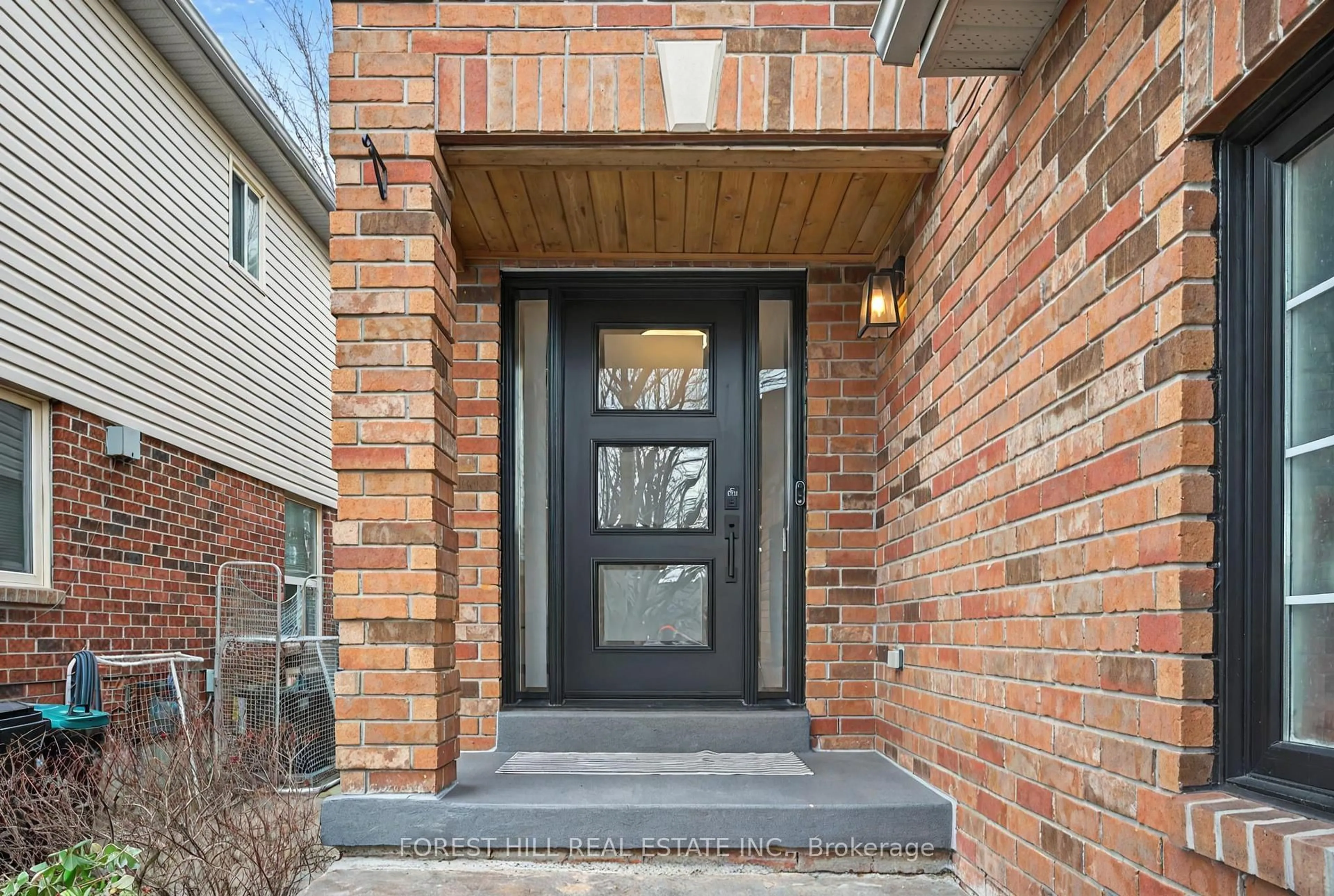 Indoor entryway for 88 Noble Dr, Bradford West Gwillimbury Ontario L3Z 3B4