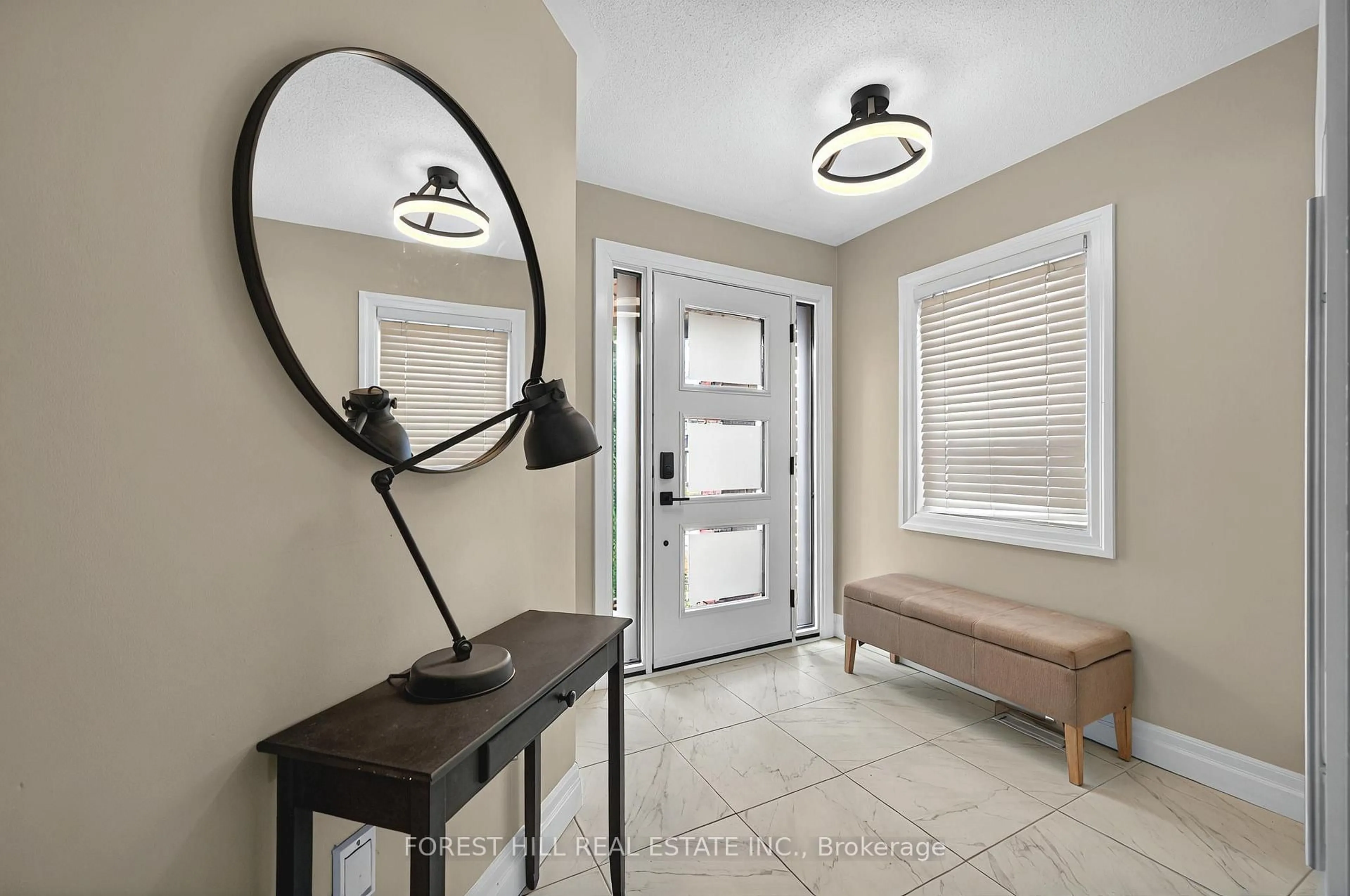 Indoor entryway for 88 Noble Dr, Bradford West Gwillimbury Ontario L3Z 3B4