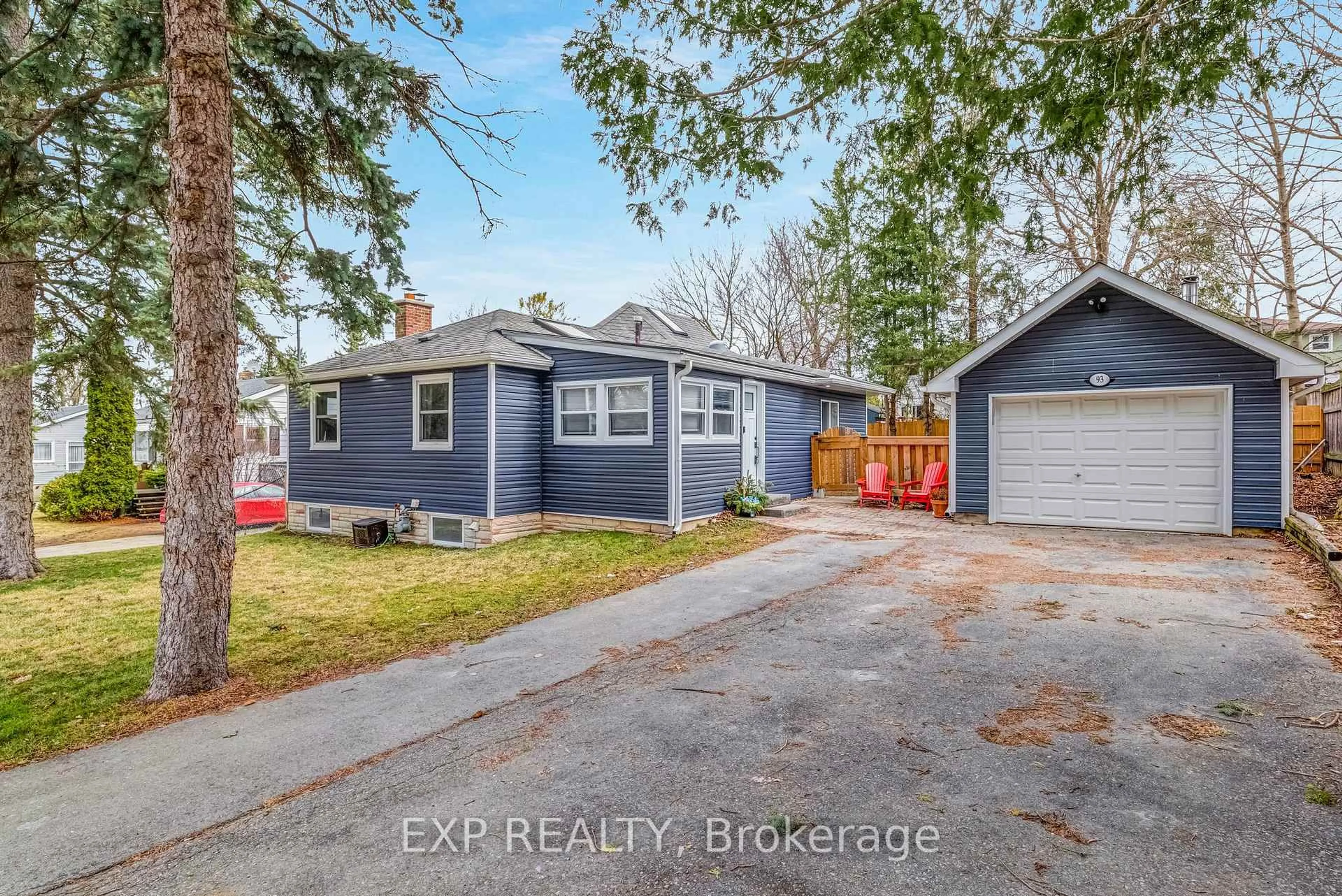 Unknown for 93 Lundy's Lane, Newmarket Ontario L3Y 3R9