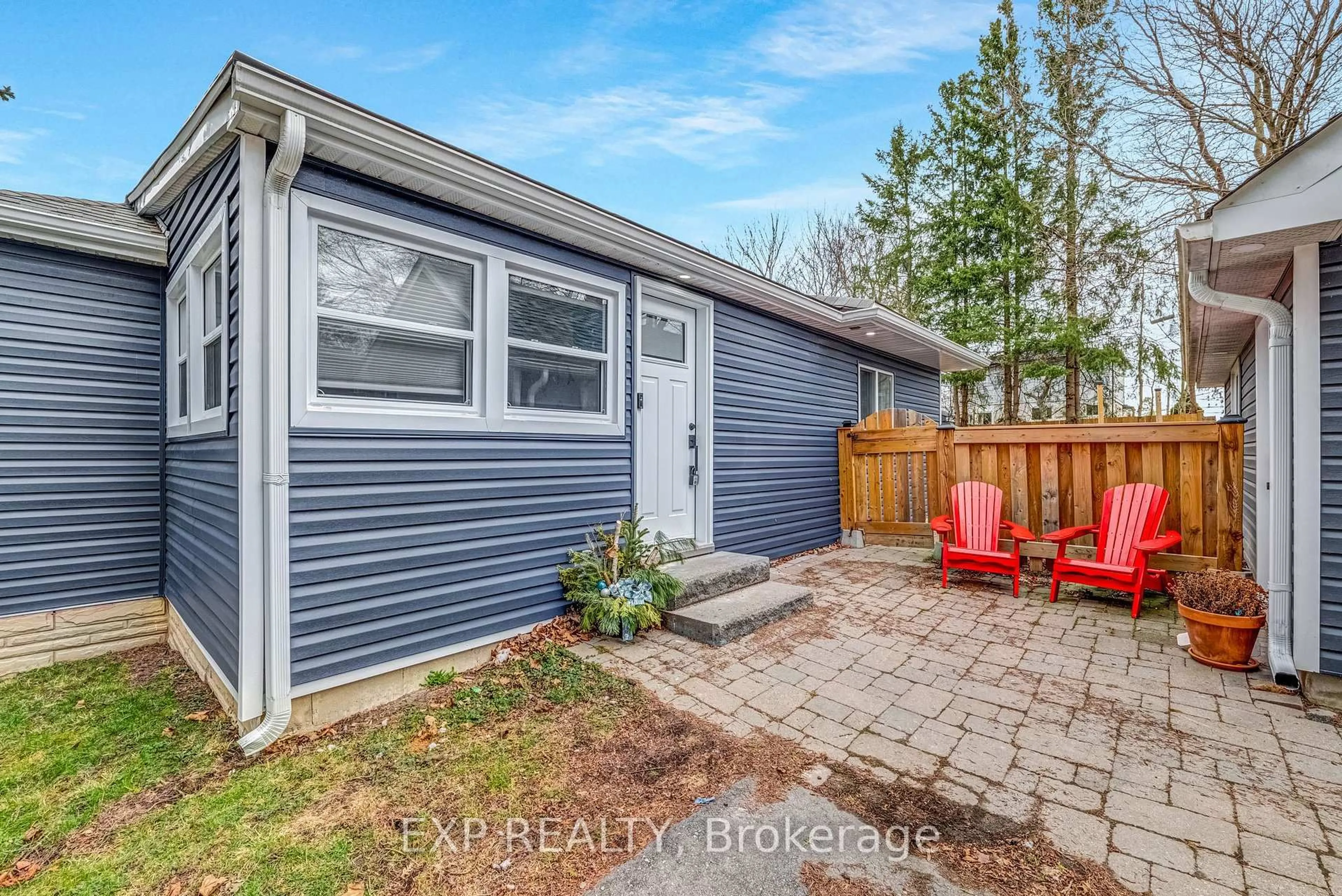 Unknown for 93 Lundy's Lane, Newmarket Ontario L3Y 3R9