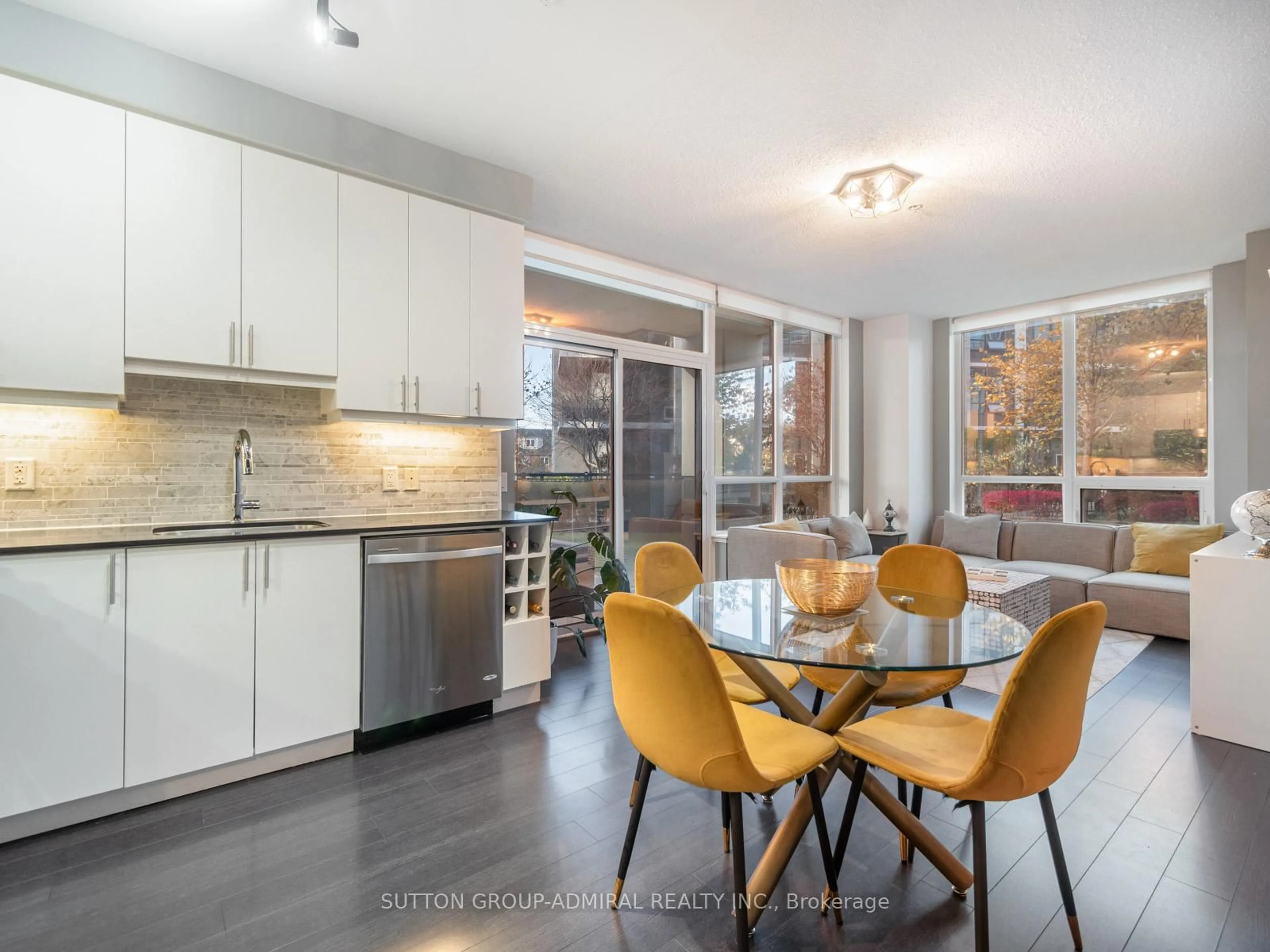 Open concept kitchen, unknown for 85 North Park Rd #114, Vaughan Ontario L4J 0H9