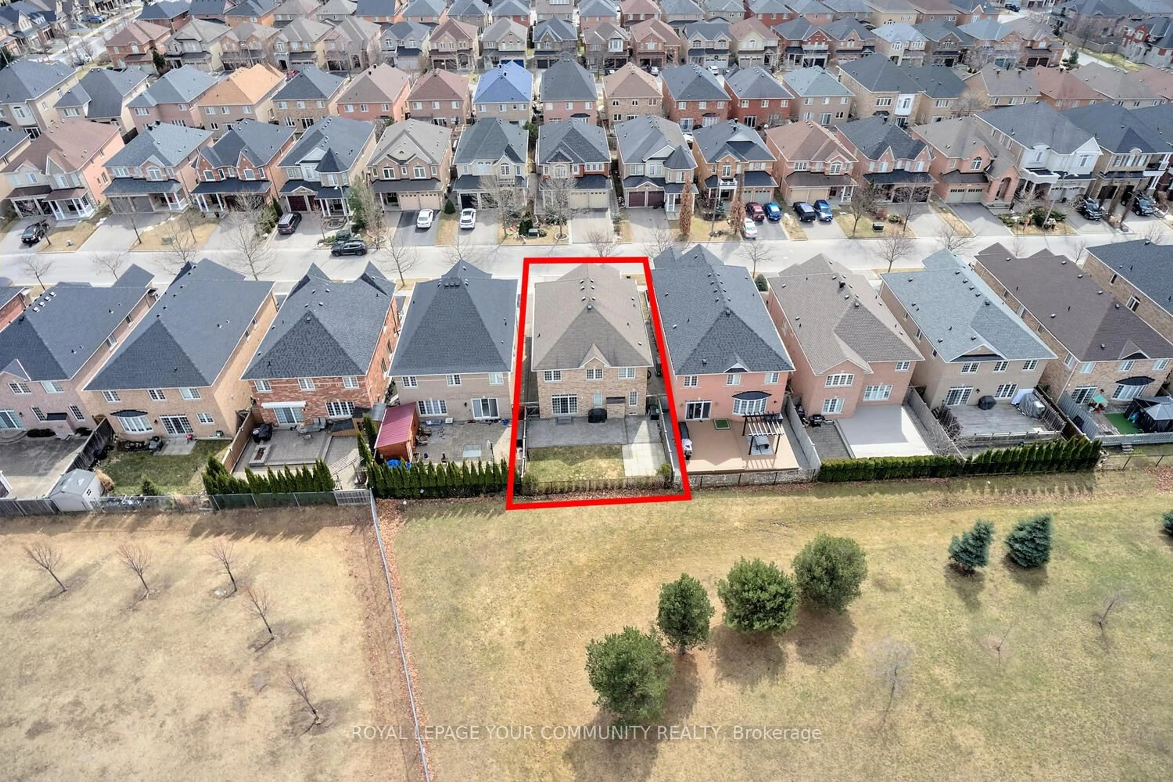 A pic from outside/outdoor area/front of a property/back of a property/a pic from drone, street for 56 Golden Orchard Rd, Vaughan Ontario L6A 0M6