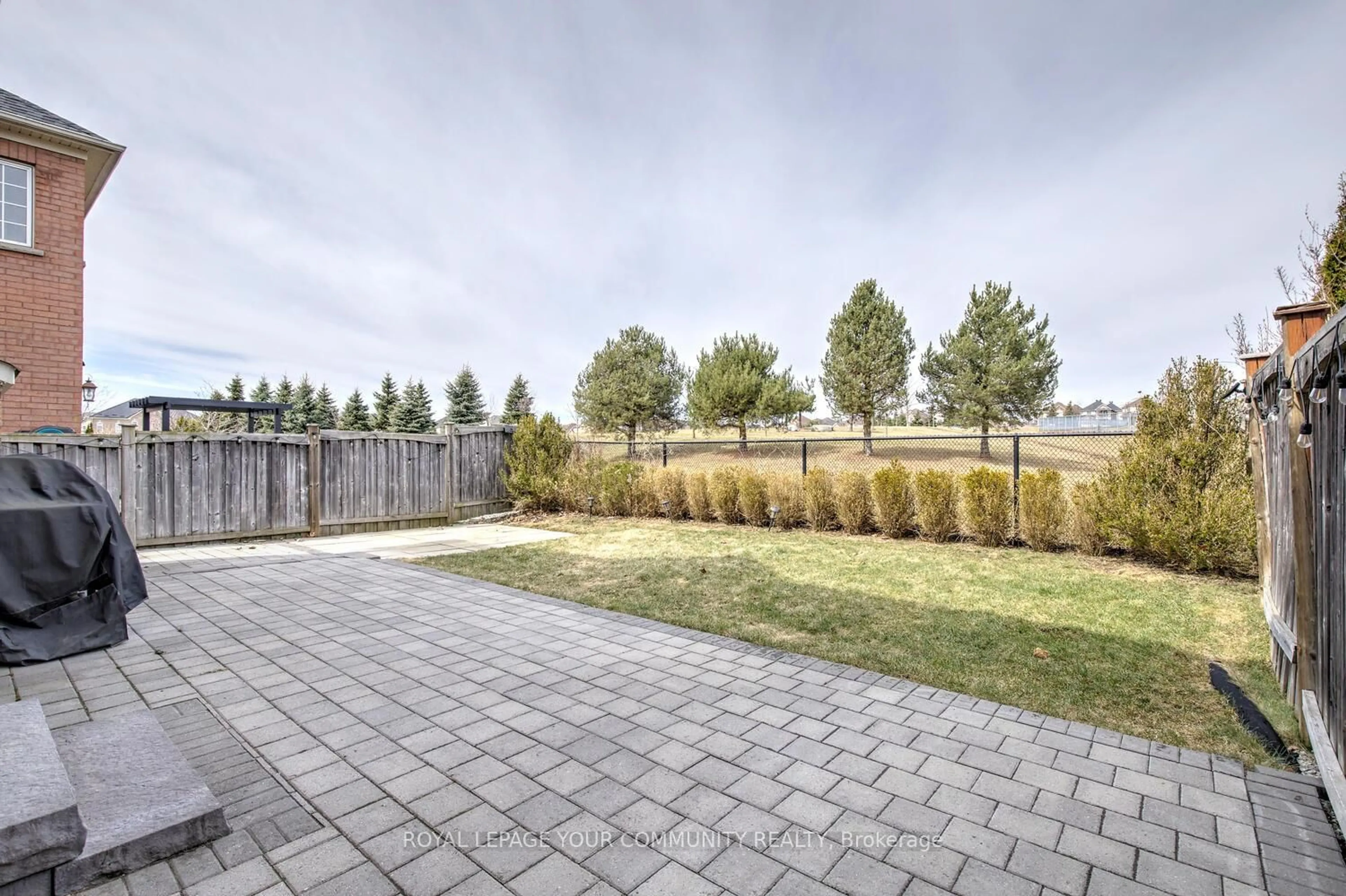 Patio, street for 56 Golden Orchard Rd, Vaughan Ontario L6A 0M6