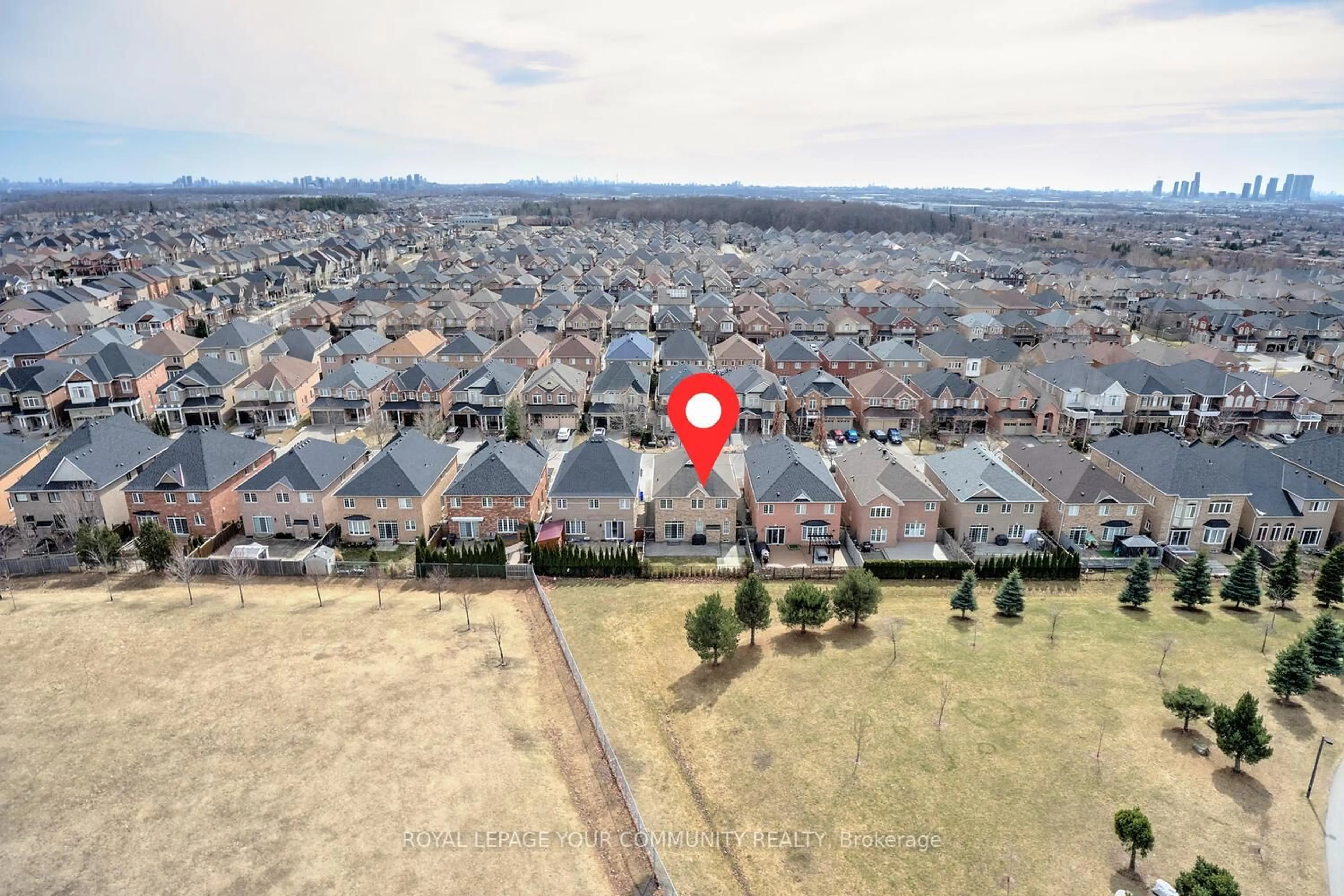A pic from outside/outdoor area/front of a property/back of a property/a pic from drone, street for 56 Golden Orchard Rd, Vaughan Ontario L6A 0M6