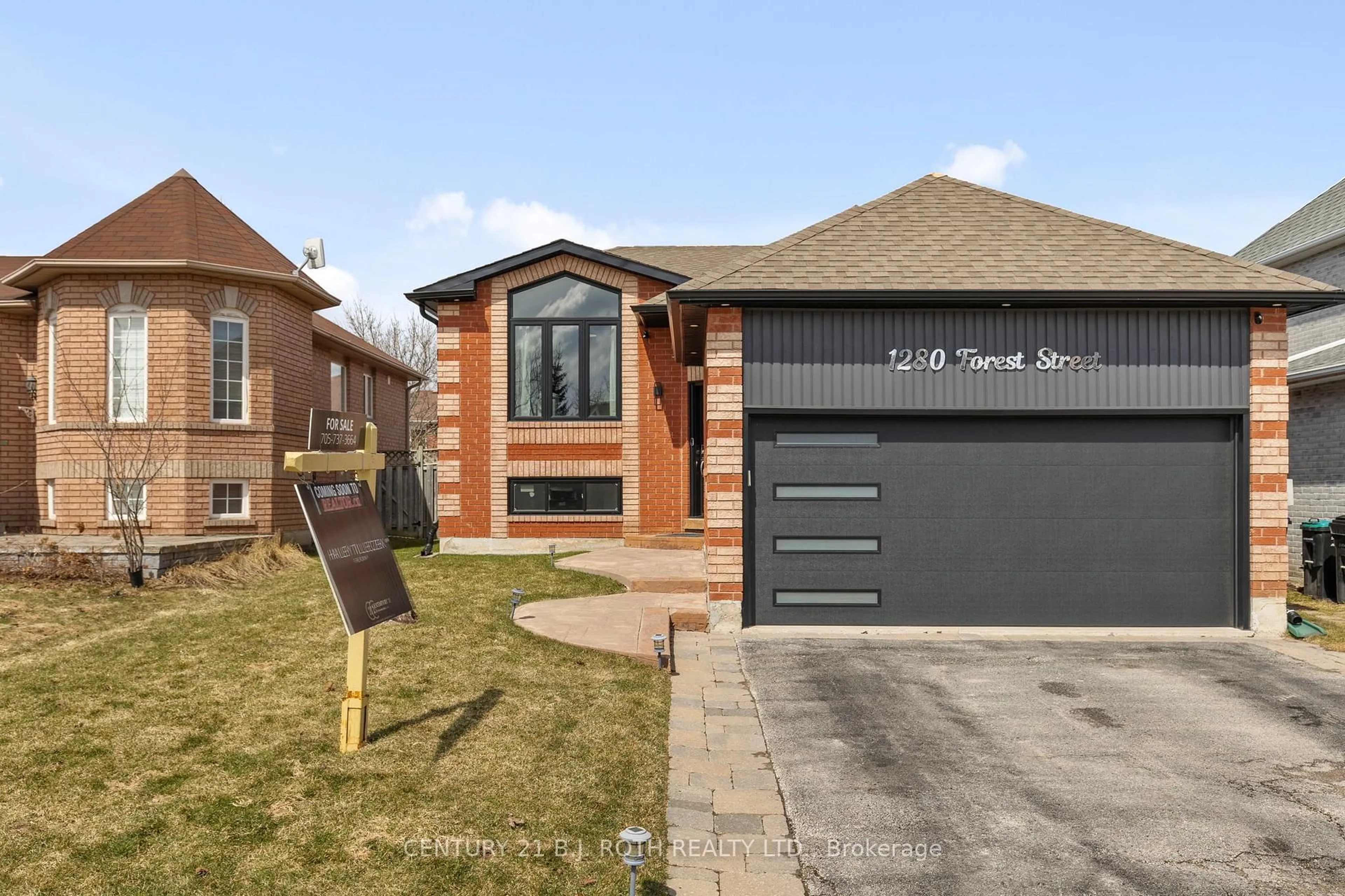 Home with brick exterior material, street for 1280 Forest St, Innisfil Ontario L9S 1Z6