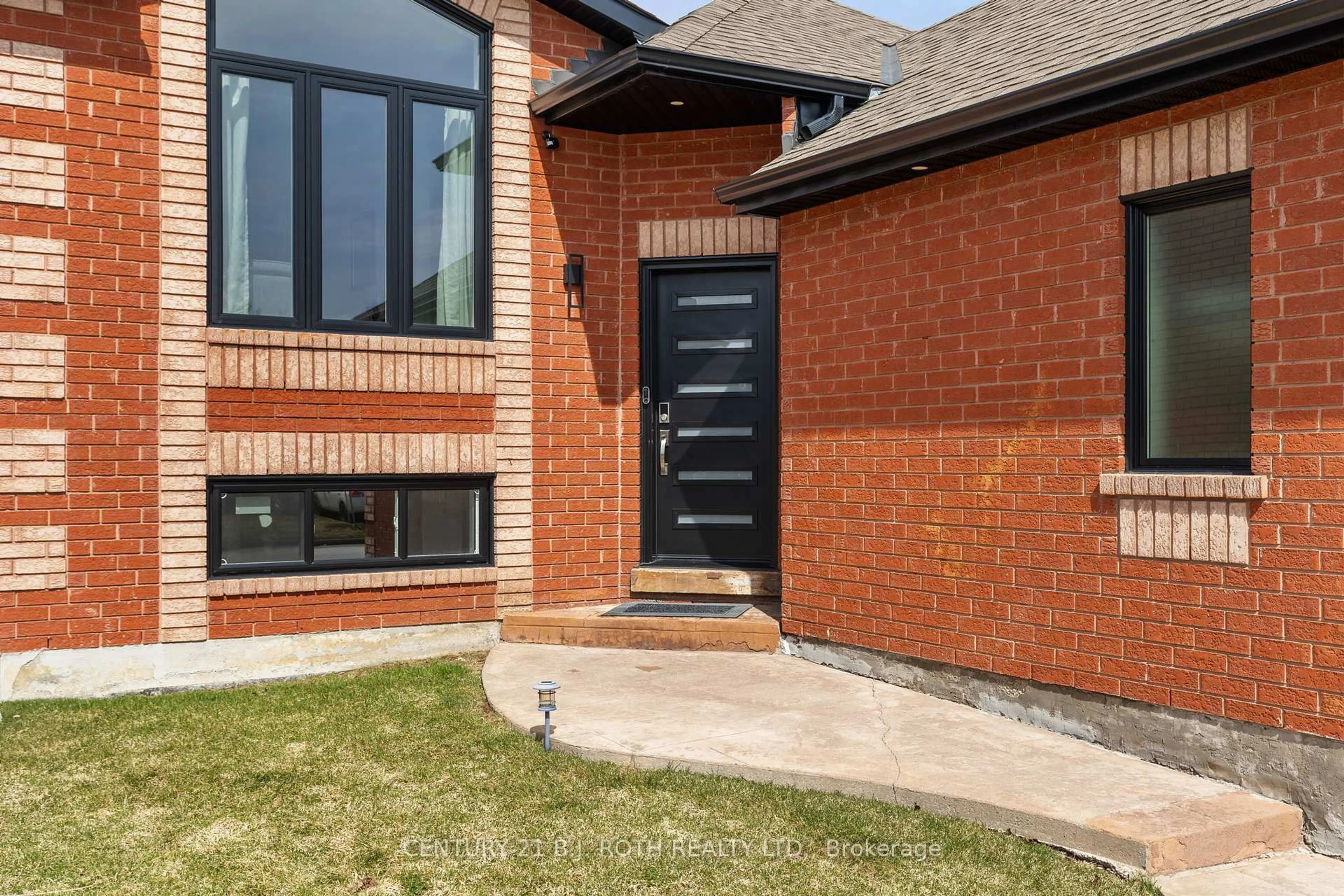 Home with brick exterior material, street for 1280 Forest St, Innisfil Ontario L9S 1Z6