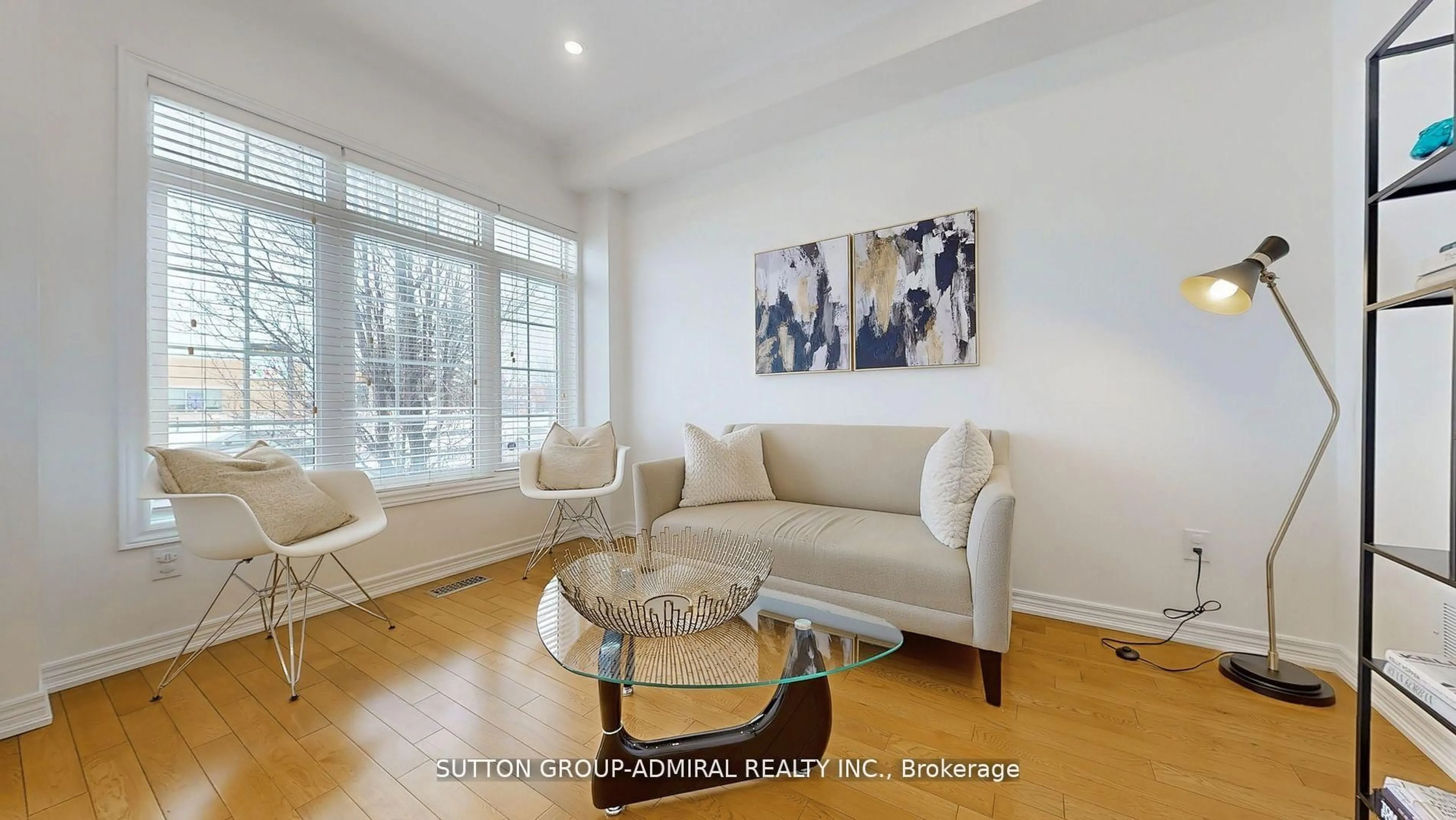 Living room with furniture, unknown for 9241 Bathurst St #5, Richmond Hill Ontario L4C 6C2