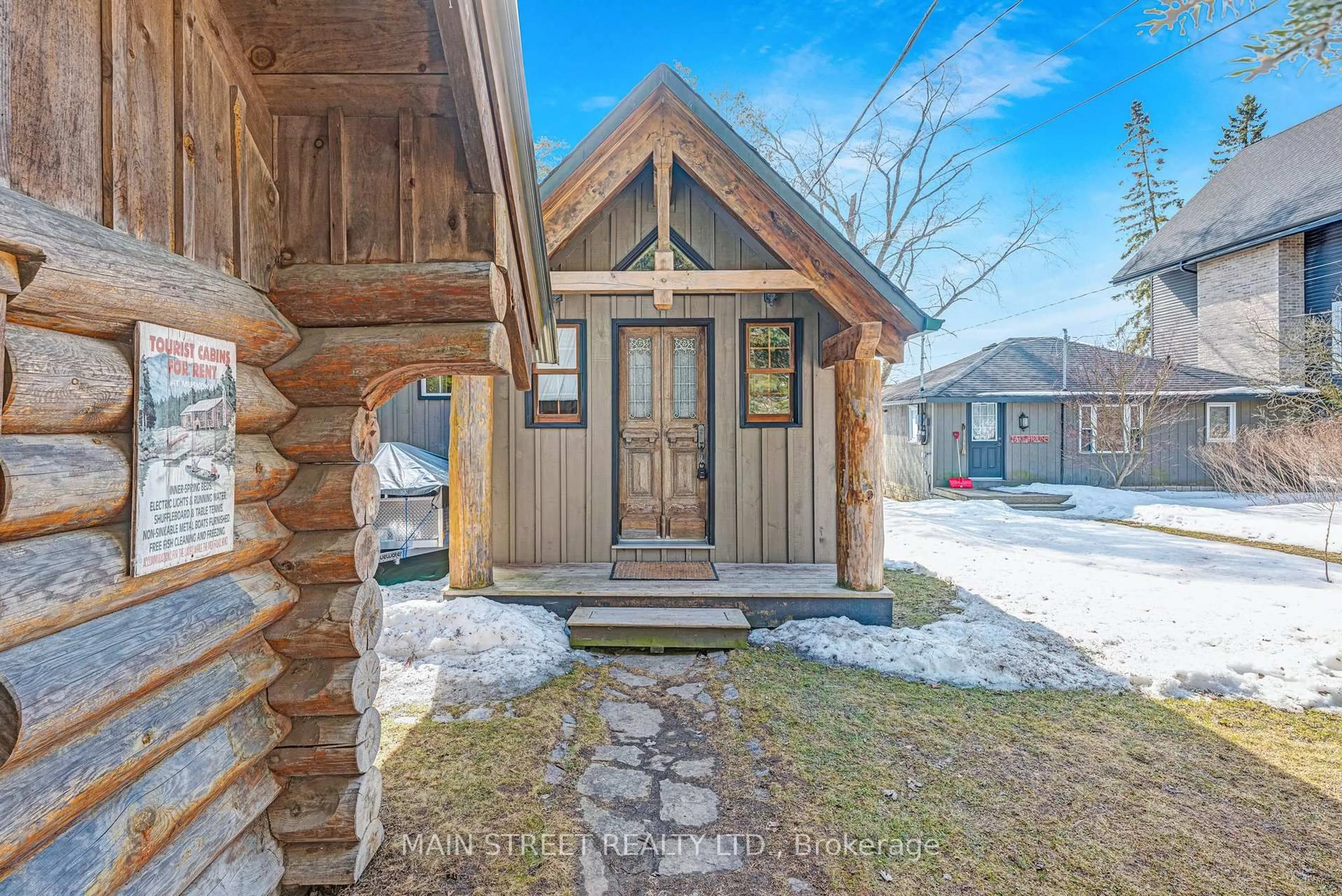 Indoor entryway for 75 Cedarvale Blvd, Whitchurch-Stouffville Ontario L4A 7X3