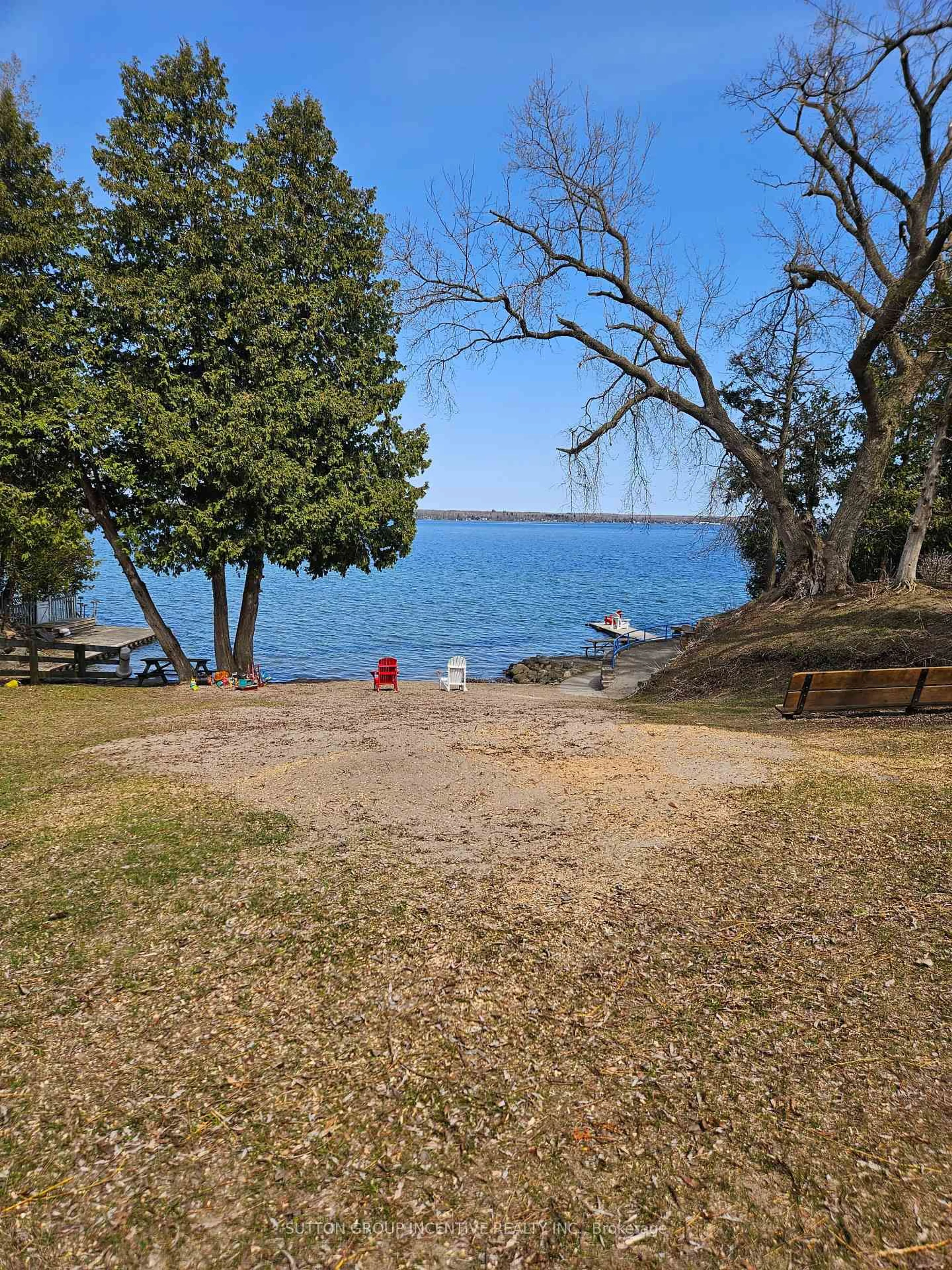 Patio, water/lake/river/ocean view for 260 Edith Dr, Innisfil Ontario L9S 2L7