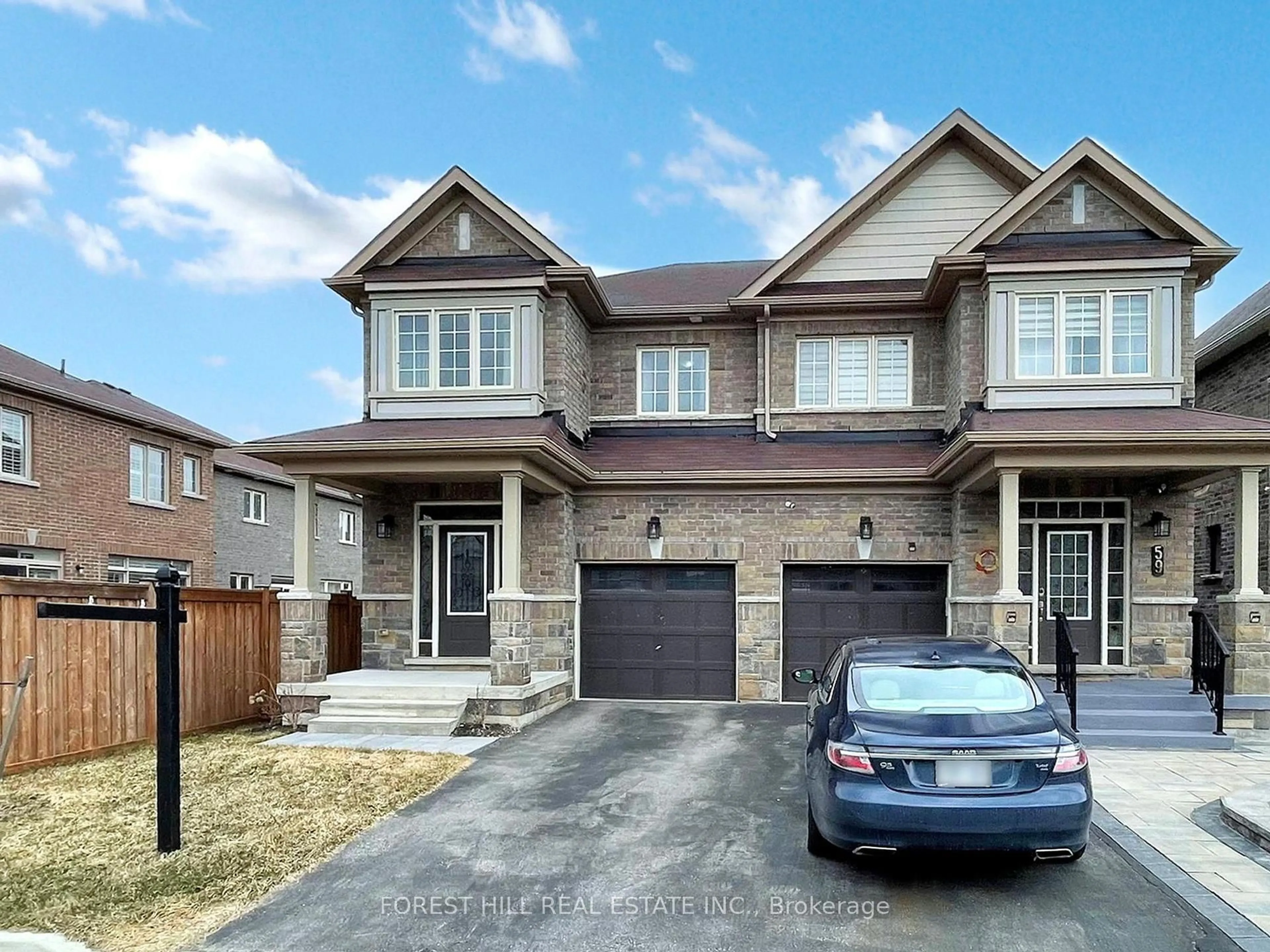 Home with brick exterior material, street for 61 Robb Thompson Rd, East Gwillimbury Ontario L0G 1M0